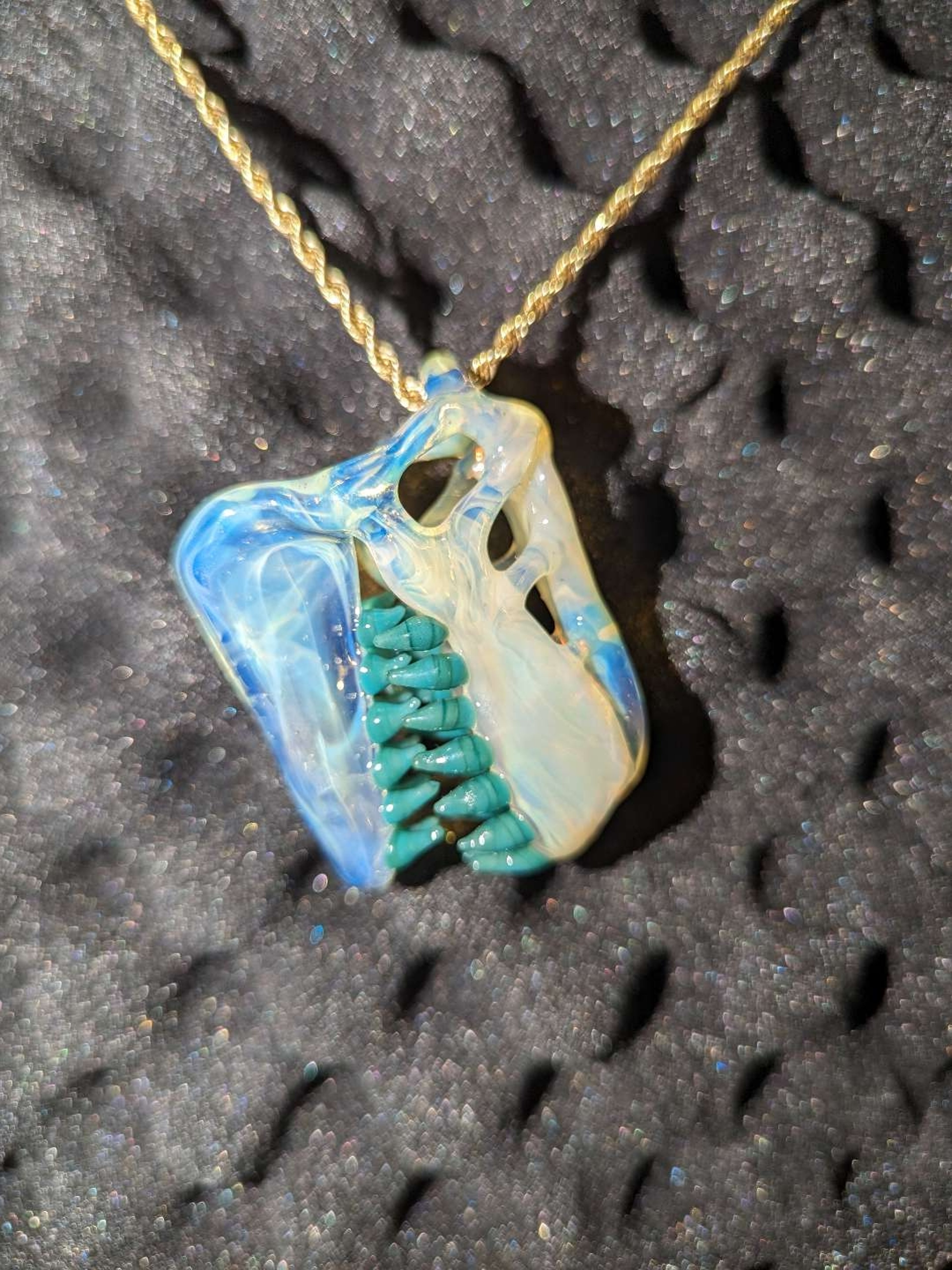Preview pic of Trex skull pendant