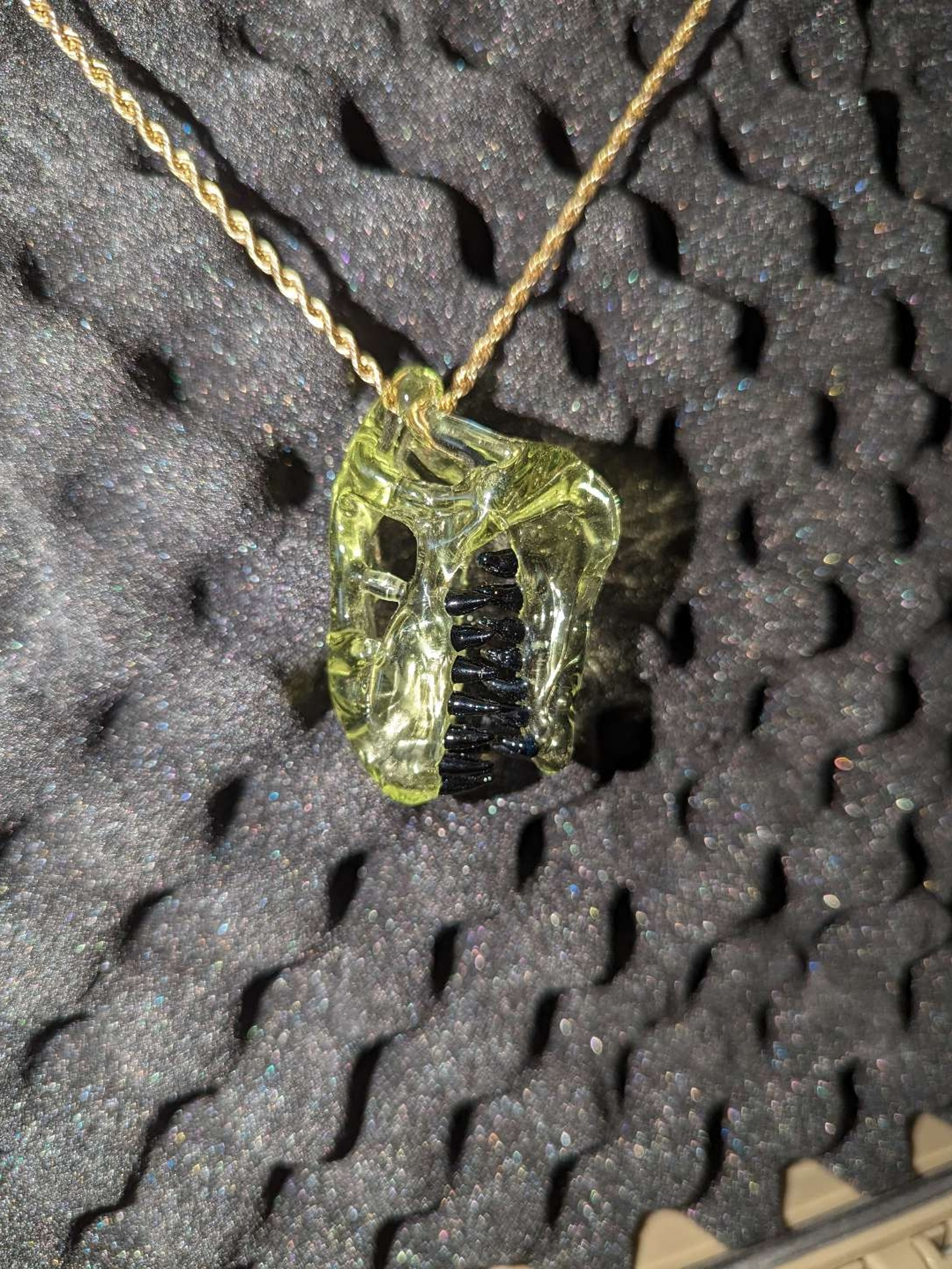 Trex skull pendant image 0