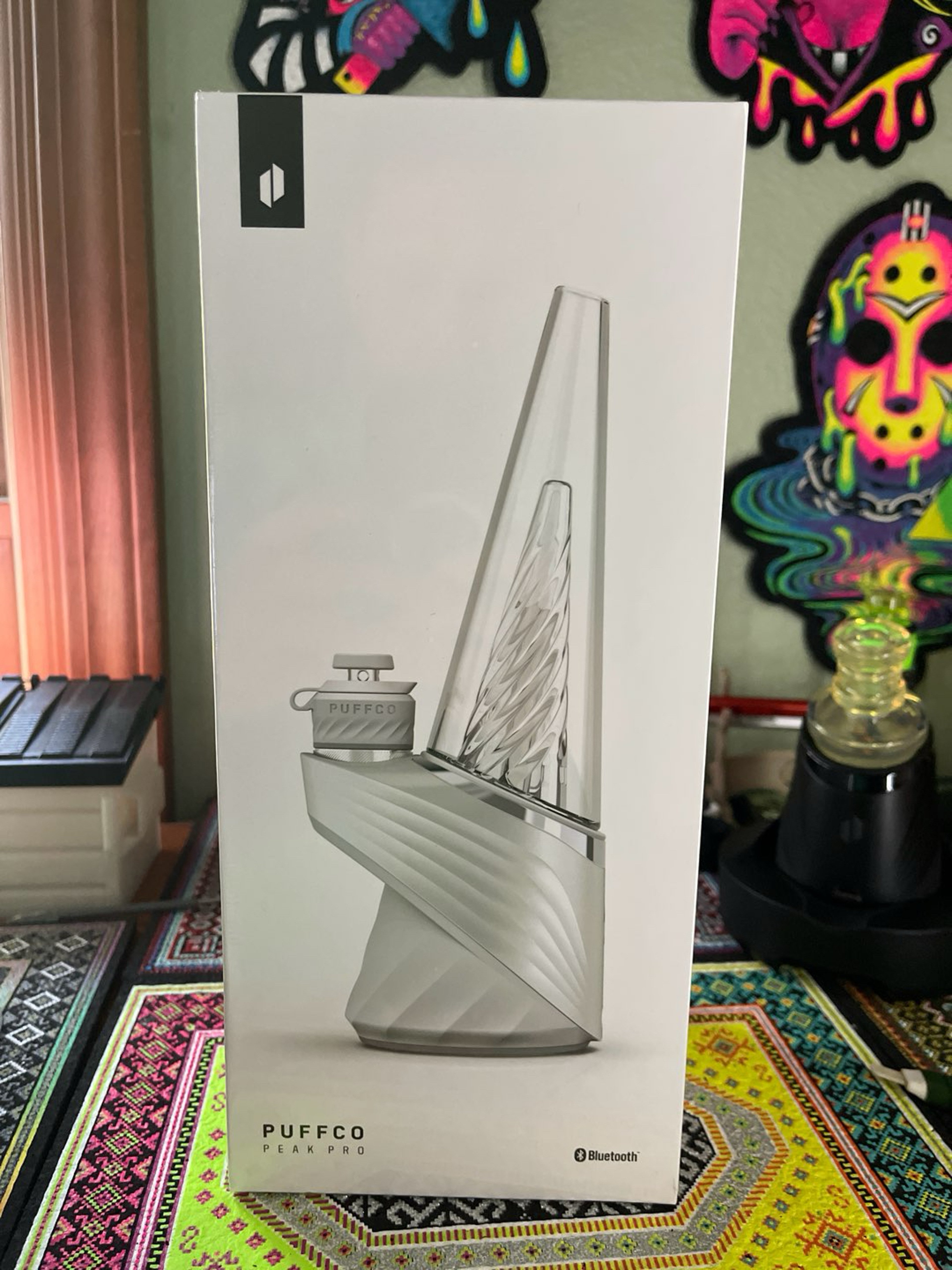 Preview pic of Puffco Peak Pro v2 Pearl Brand New