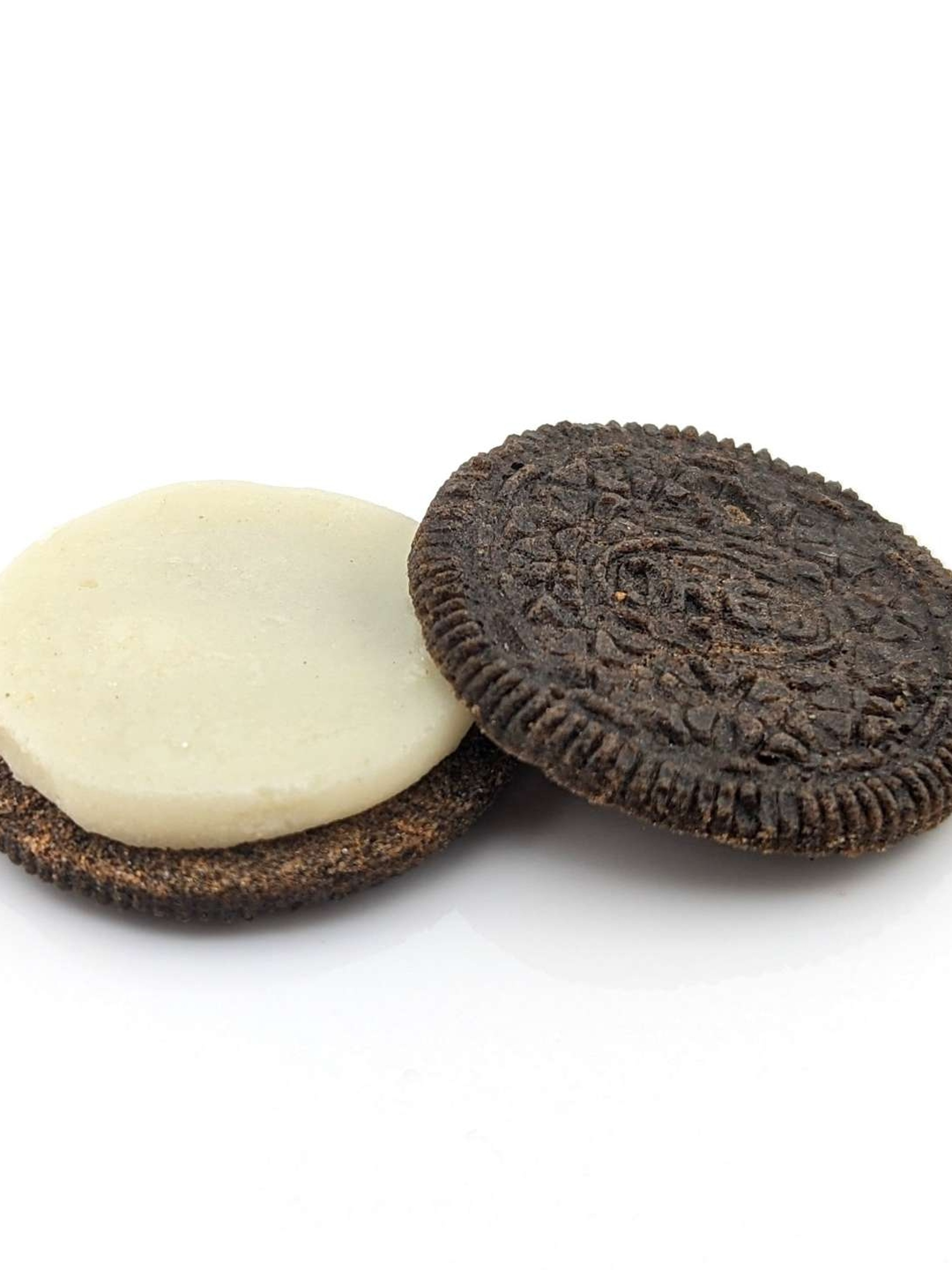 Preview pic of Eriko Kobayashi "Oreo" Sculpture #1