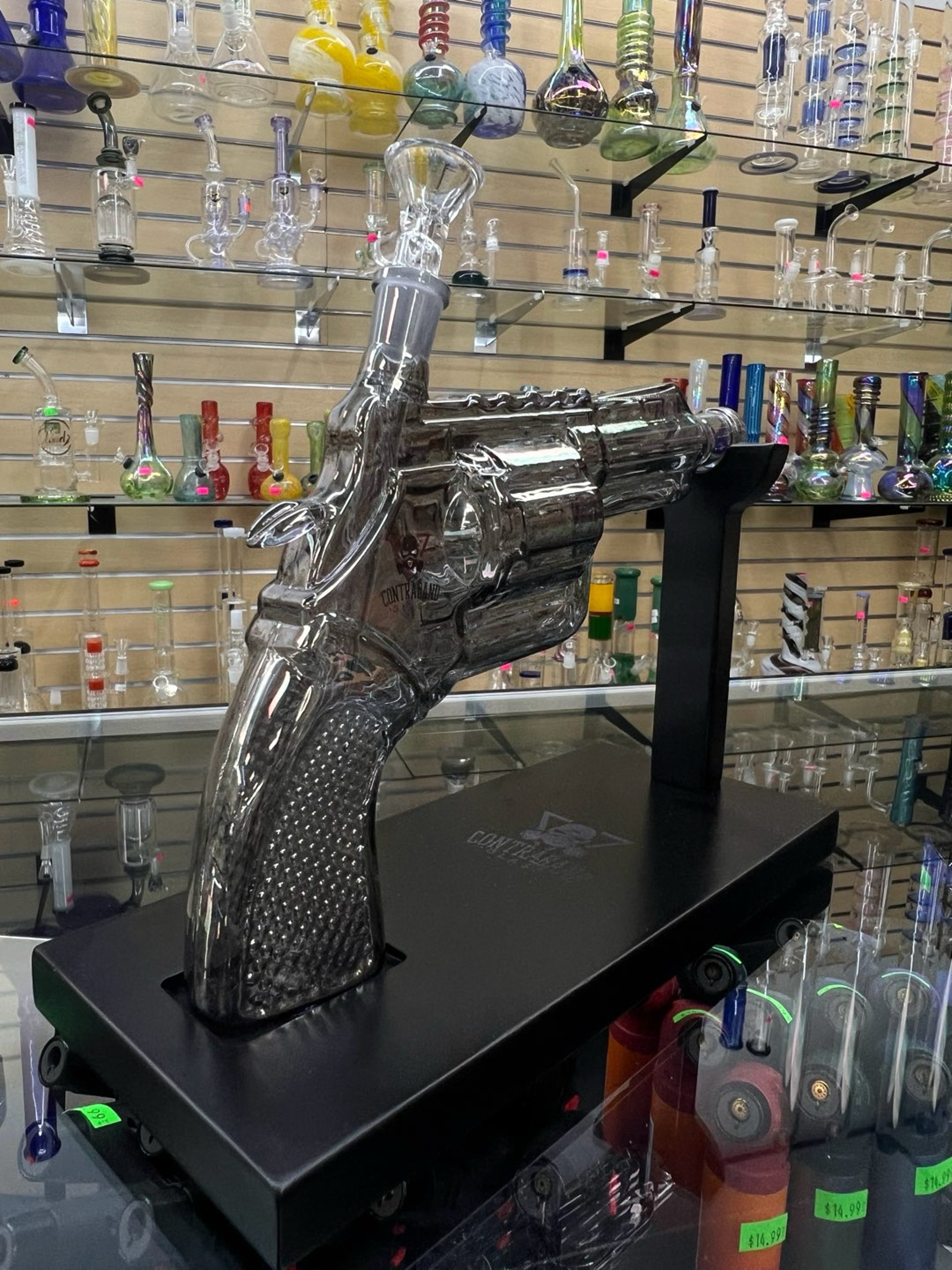 Preview pic of Contraband Glass fumed revolver!