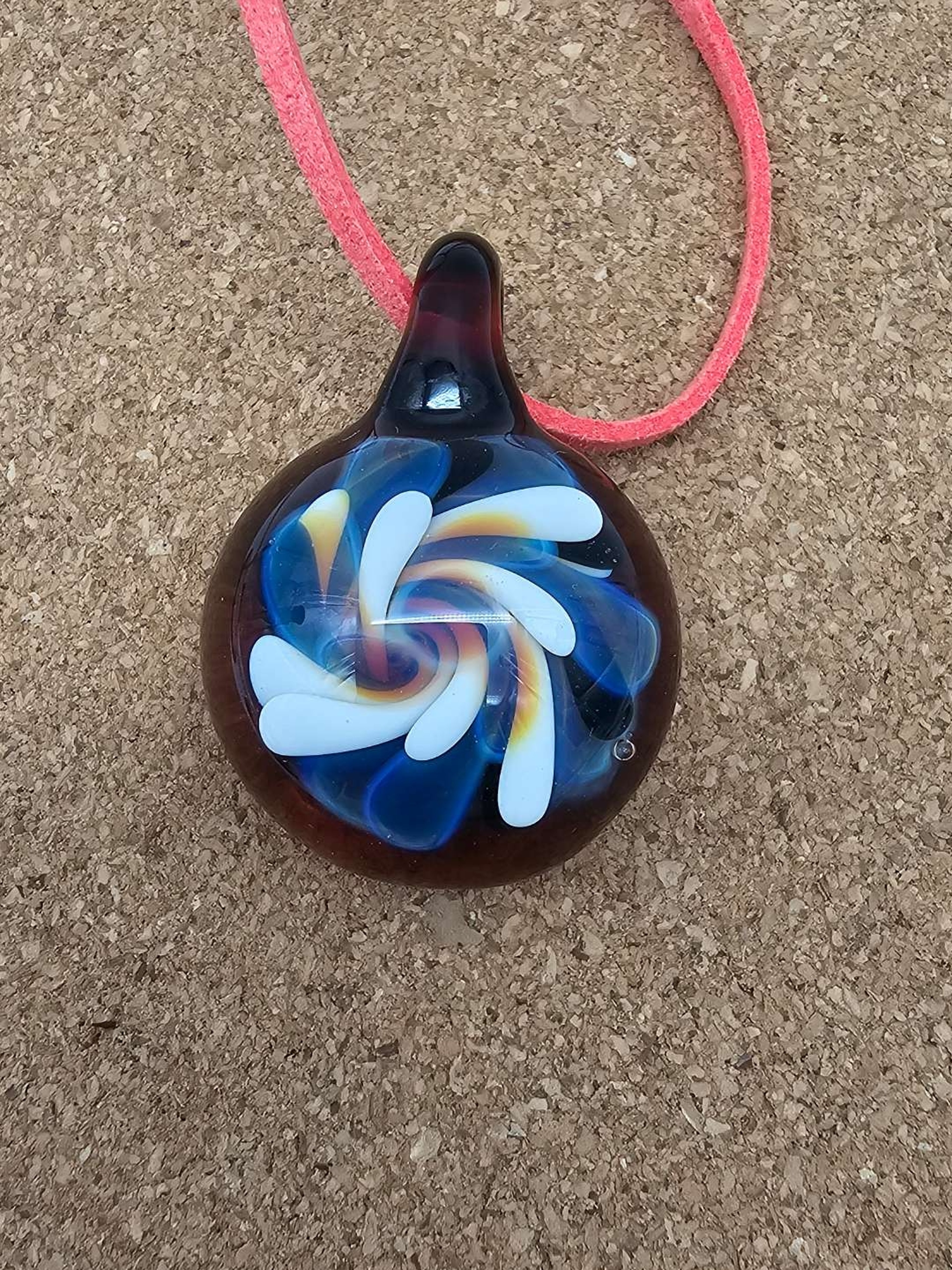 Swirly pendant image 0