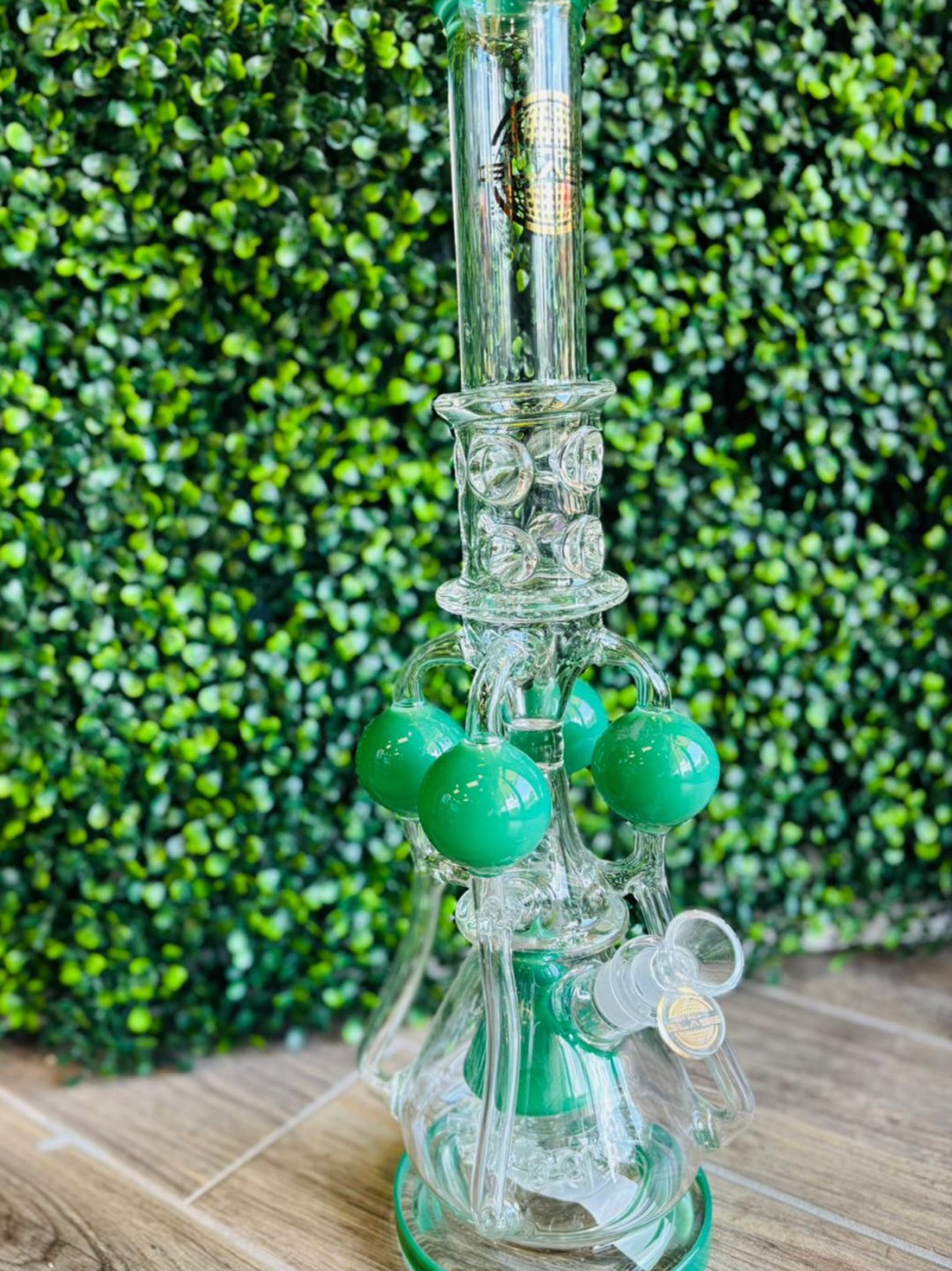 Preview pic of On Point Green Bong