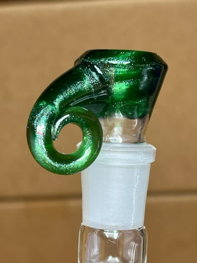 Preview pic of BlackT Glass 18mm 4 hole Green Stardust