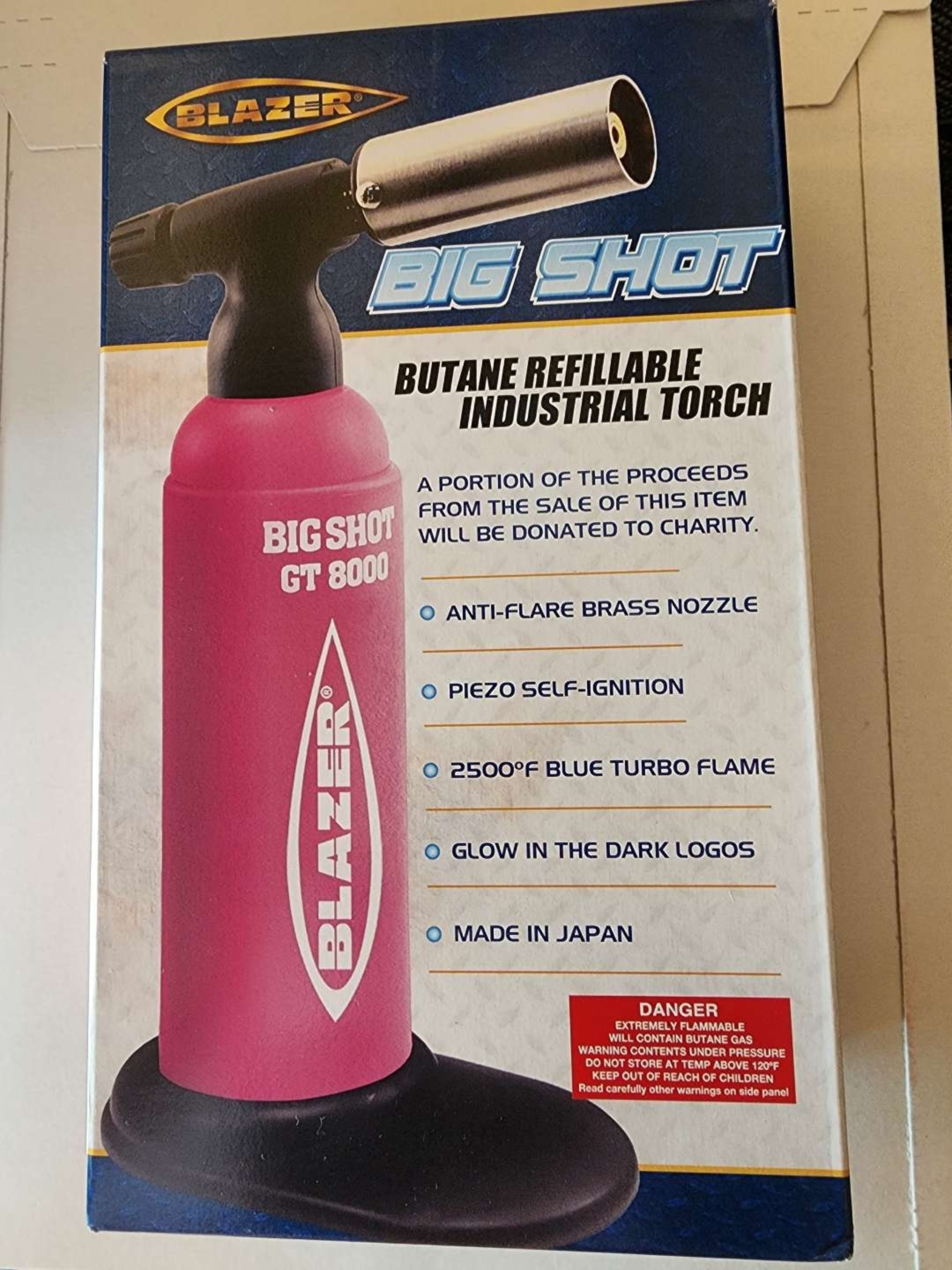 Preview pic of Blazer Big Shot GT8000 torch - Limited Edition Pink w/ White Glow Logos