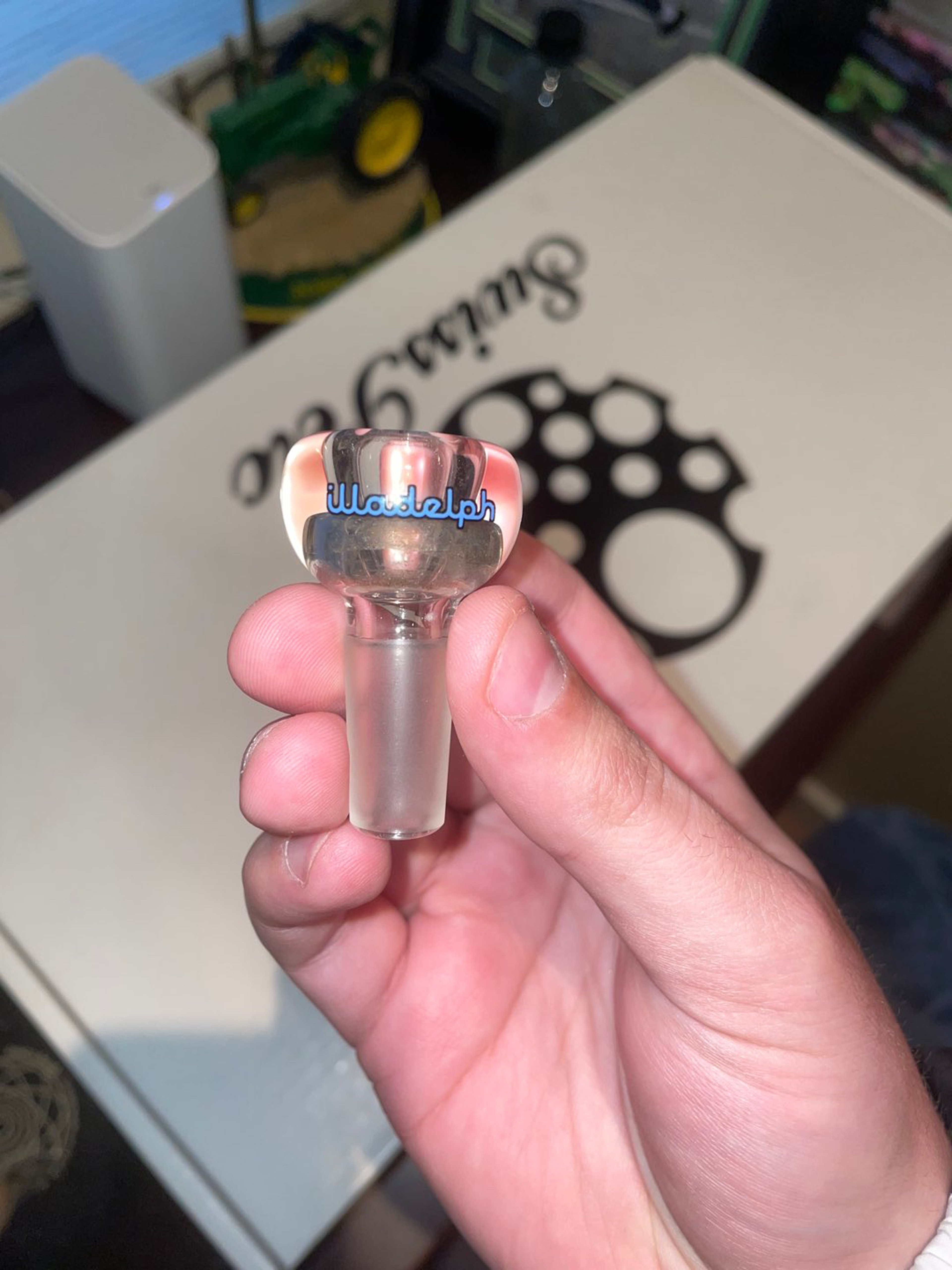 Preview pic of Illadelph glass slide