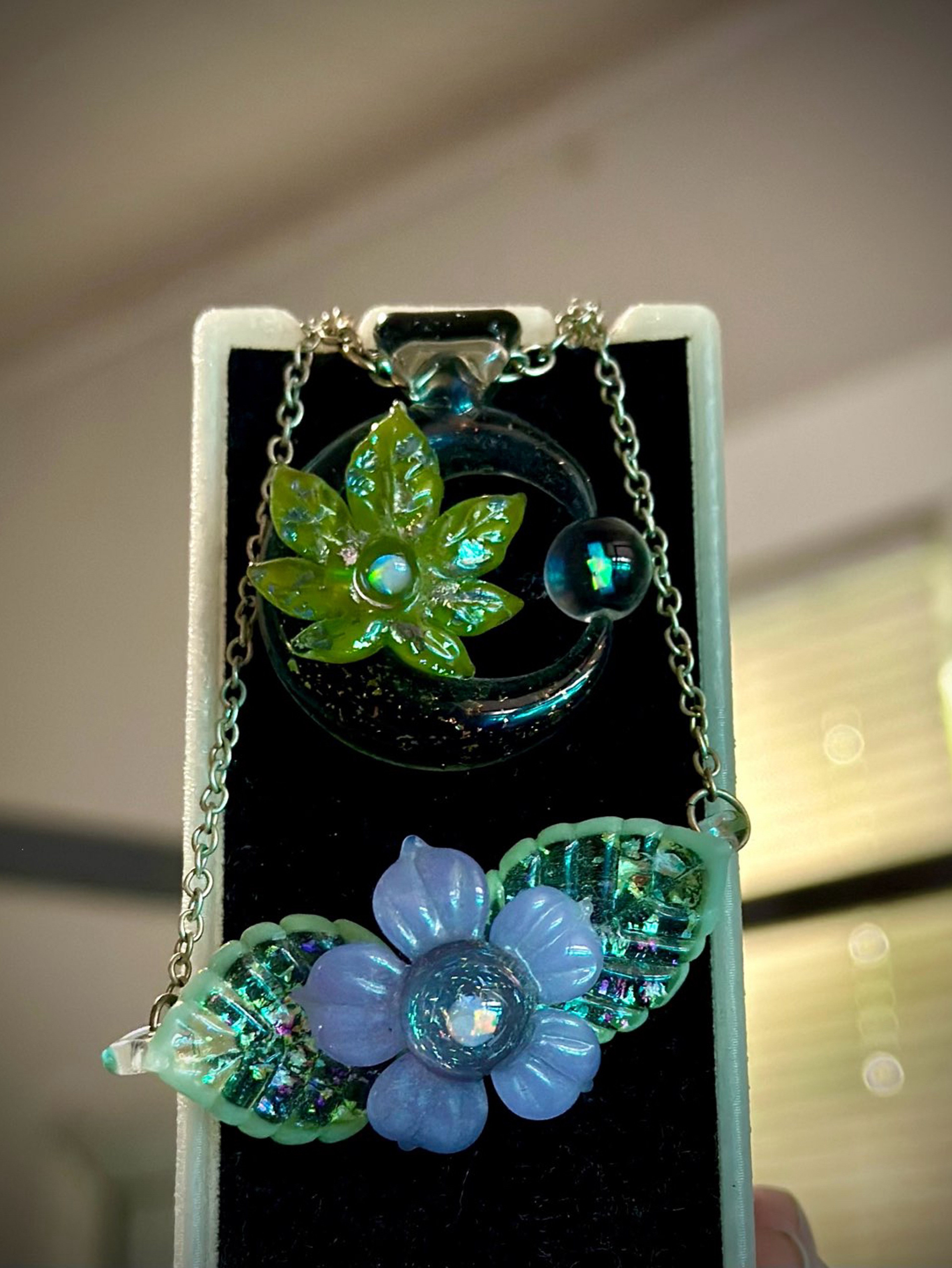 Preview pic of Pendy