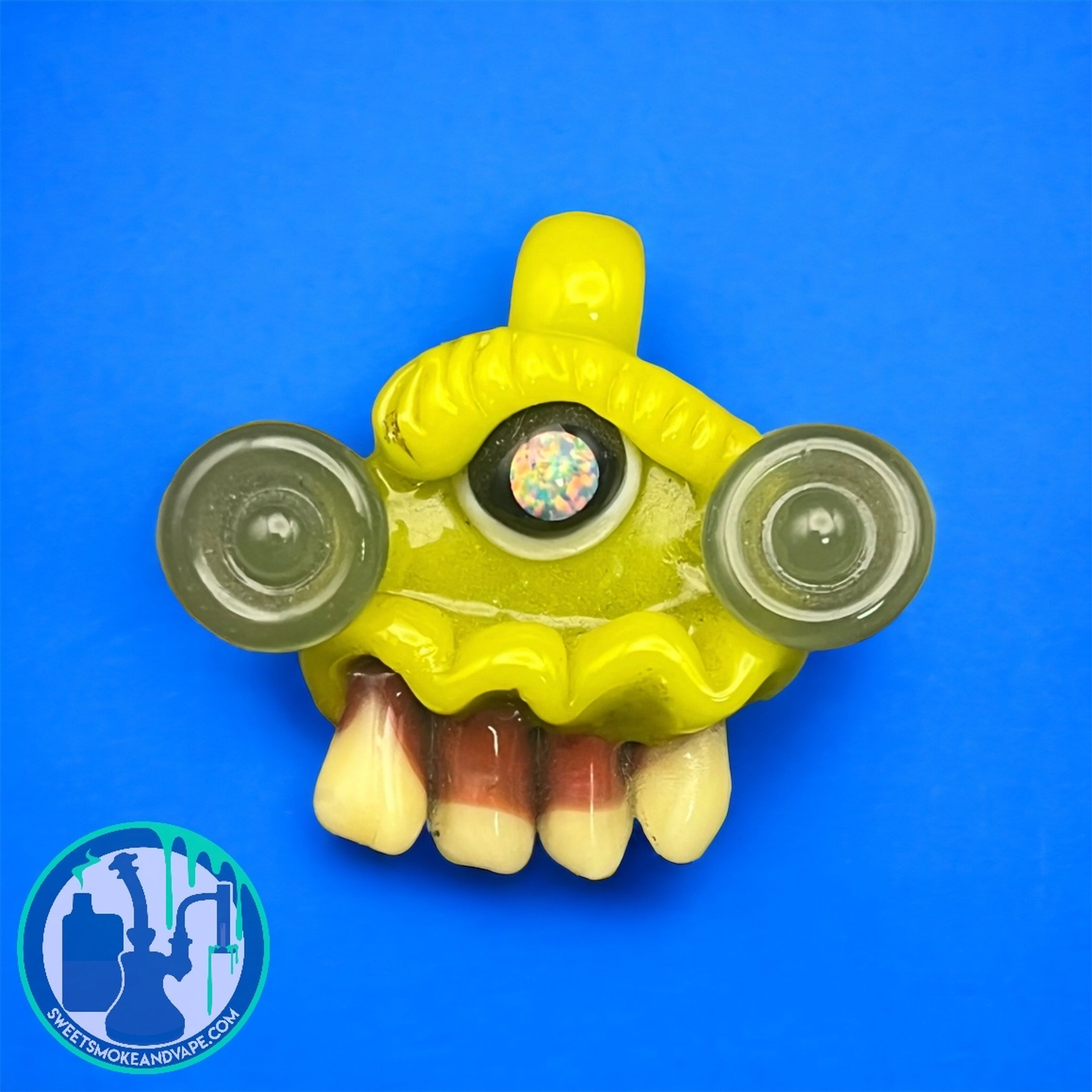 Preview pic of Alooph Glass - Cyclops Eyes Pendant (CFL)