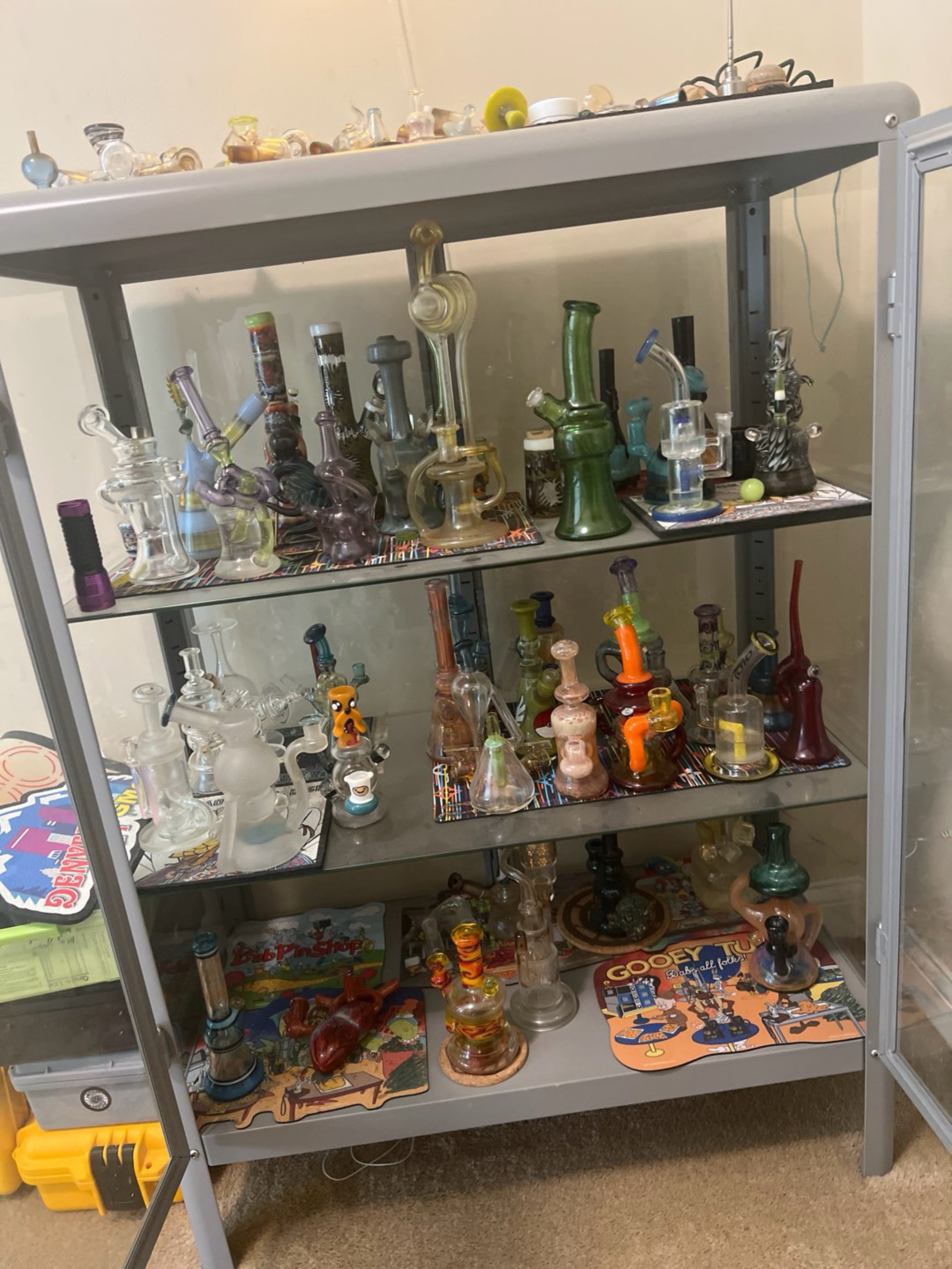 Preview pic of Bunch of glass