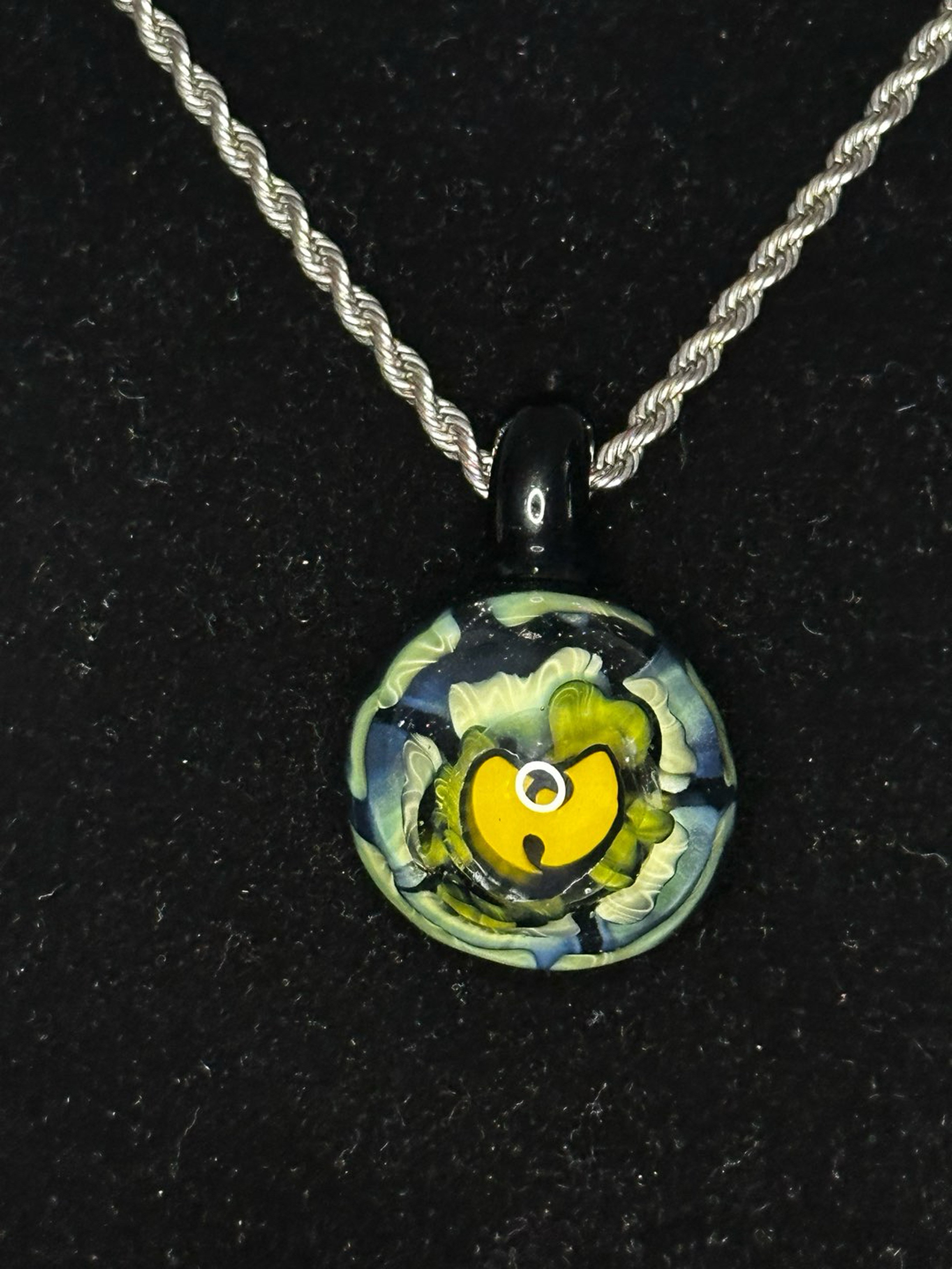 Preview pic of Wu tang compression pendant
