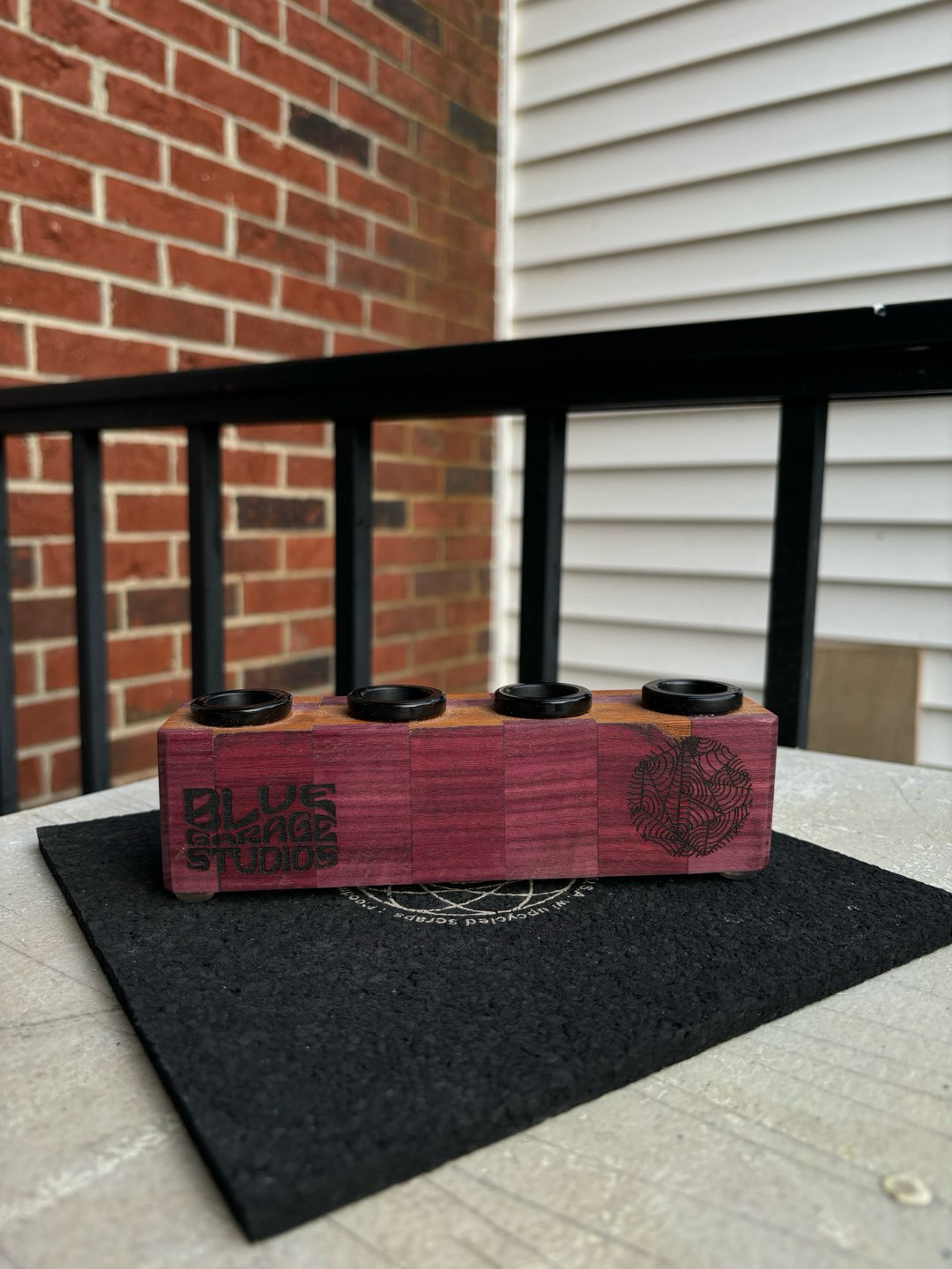 Preview pic of Checkered 4 hole slide holder