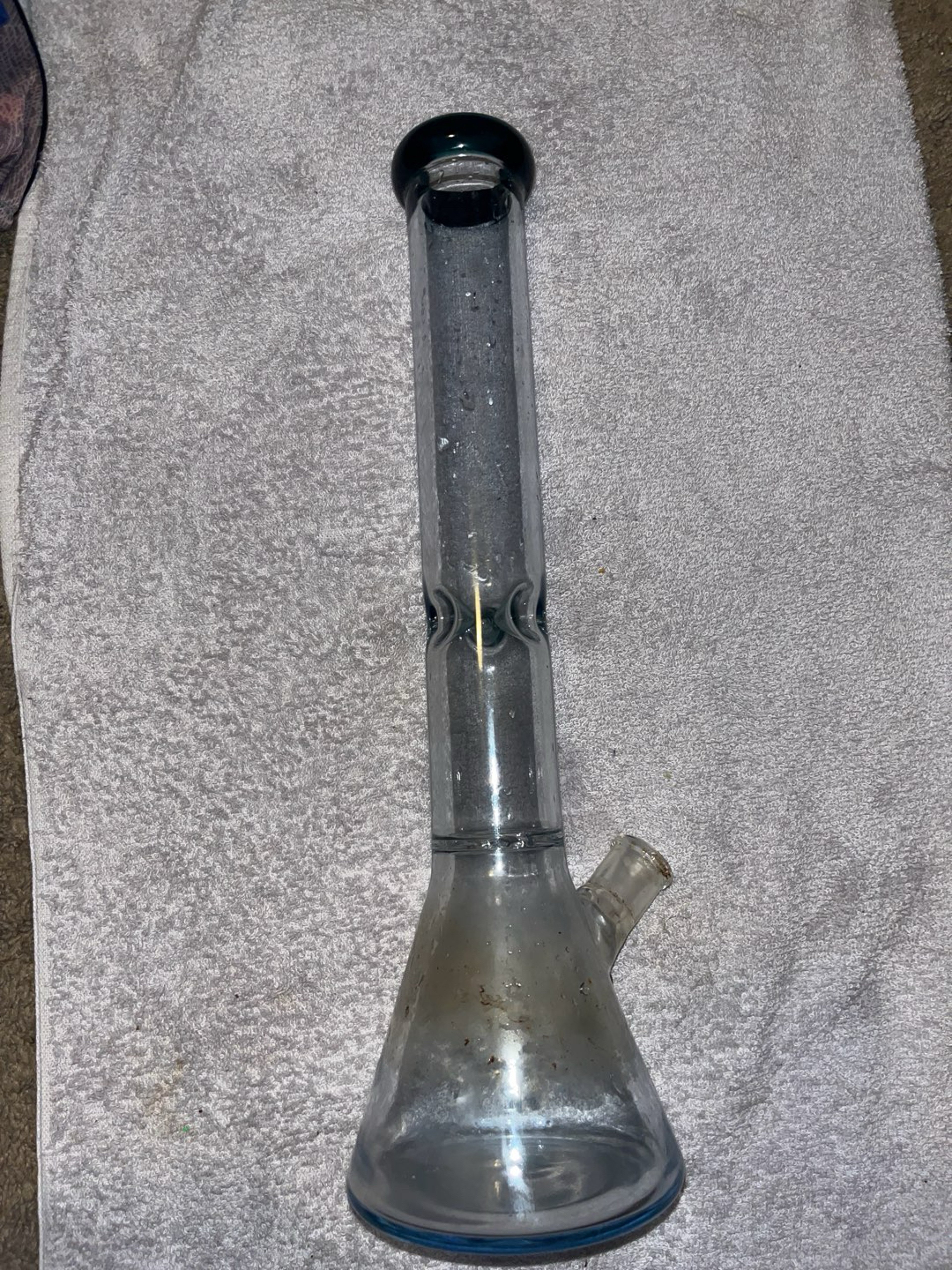 Preview pic of 16” Beaker w/ thick glass