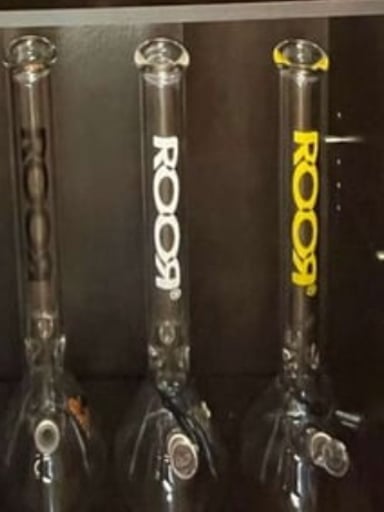 Preview pic of Selling the white label or black label 22” Roor beaker.