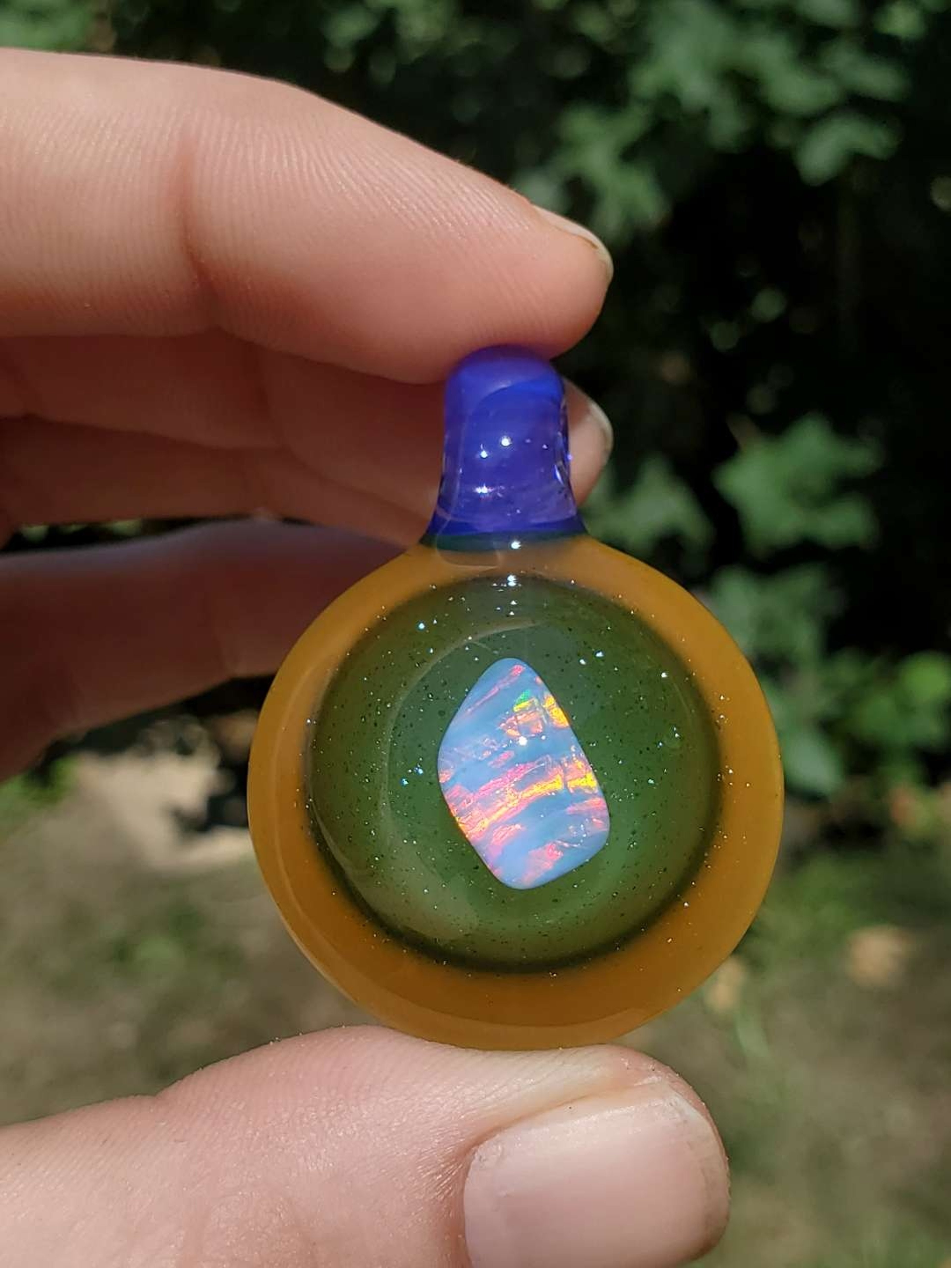 Preview pic of Uv sunstone opal slab