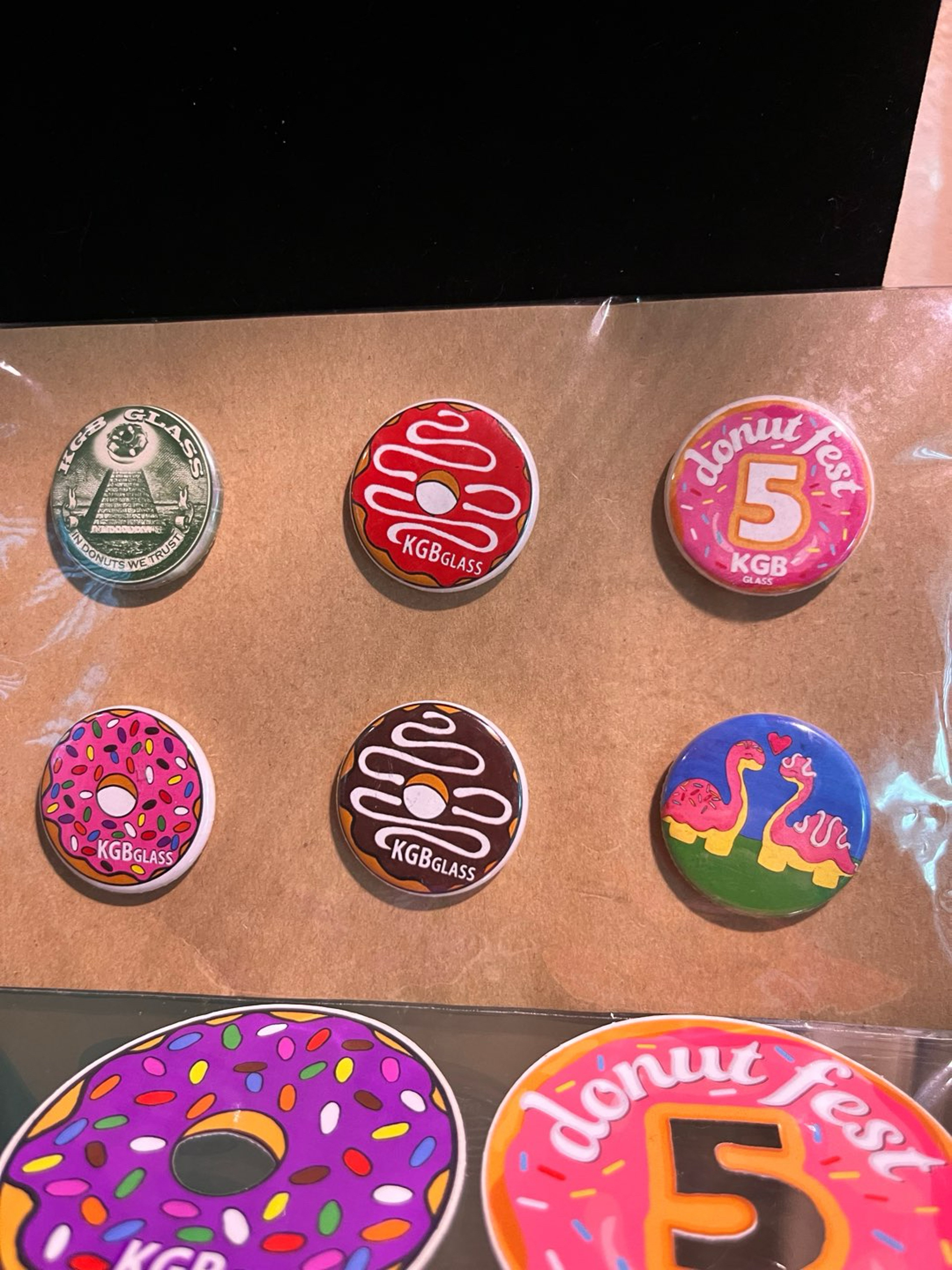 KGB pack of 6 pins from DF5 image 0