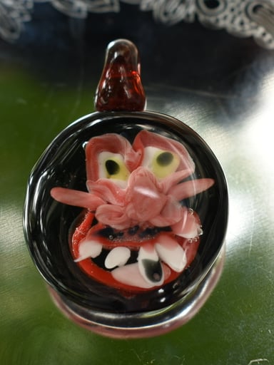 Preview pic of Compression face pendant