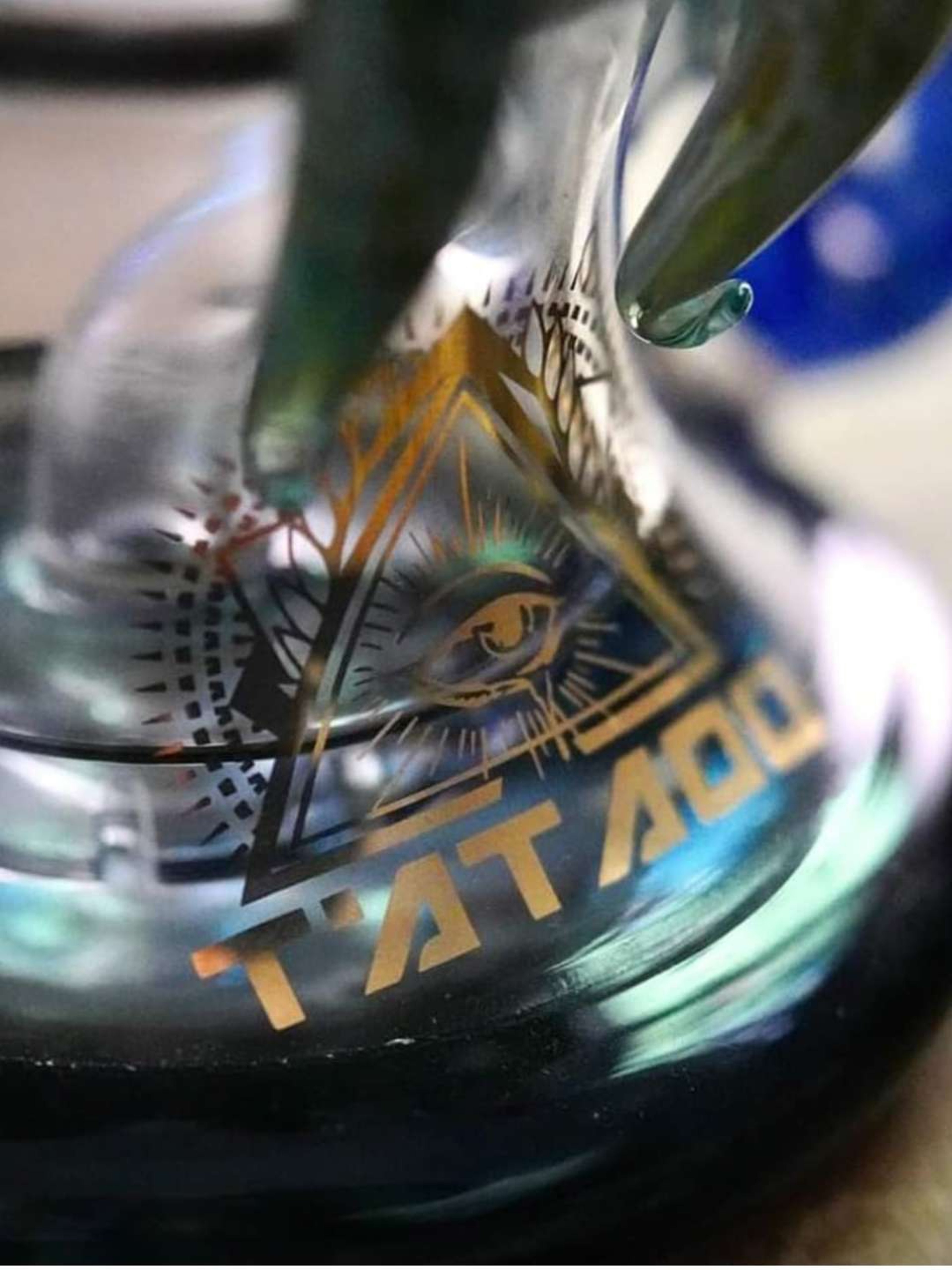 Preview pic of Tattoo Thick Octopus 🦑 Glass Rig