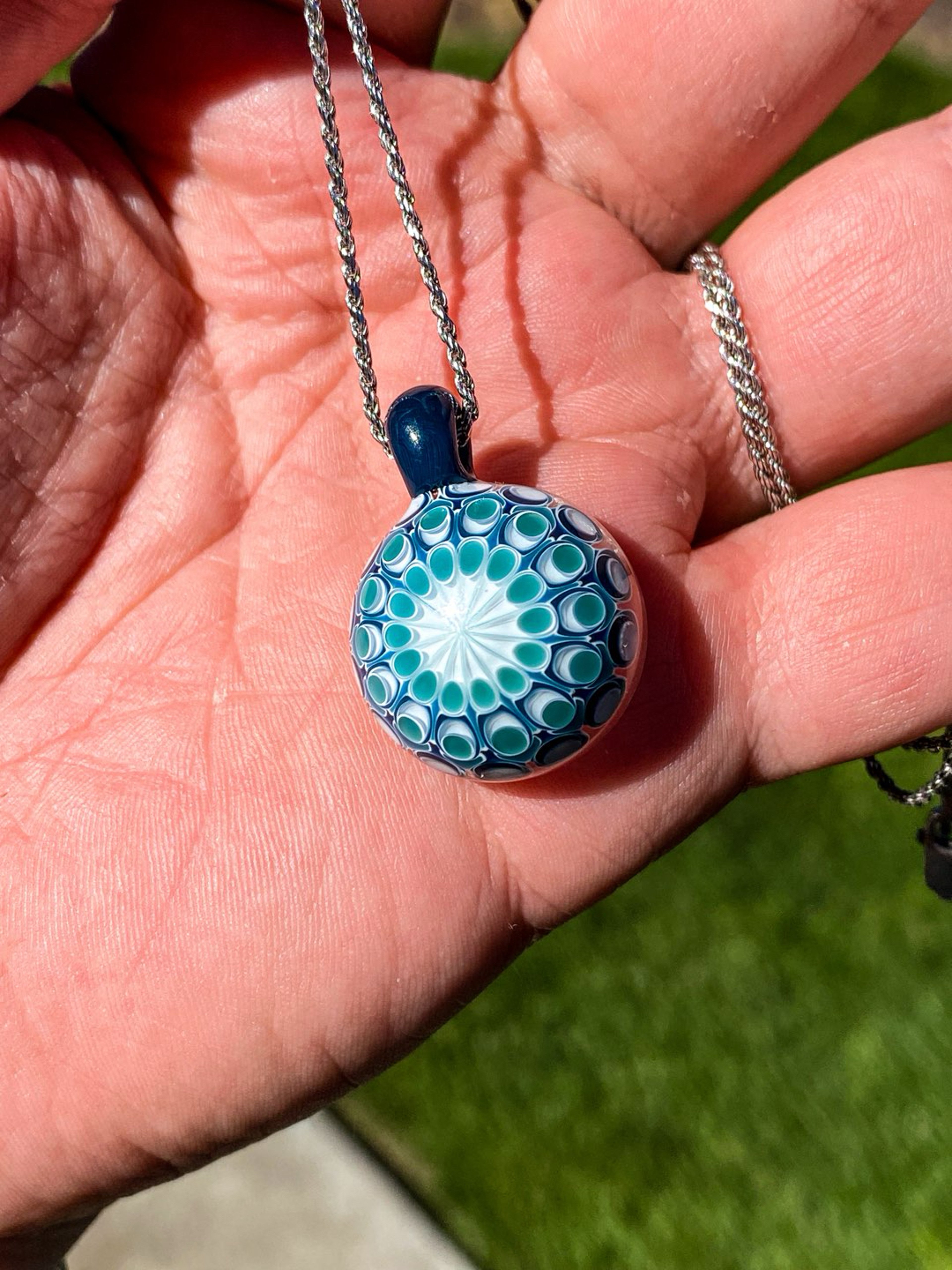 Preview pic of Olour Mini Pendy