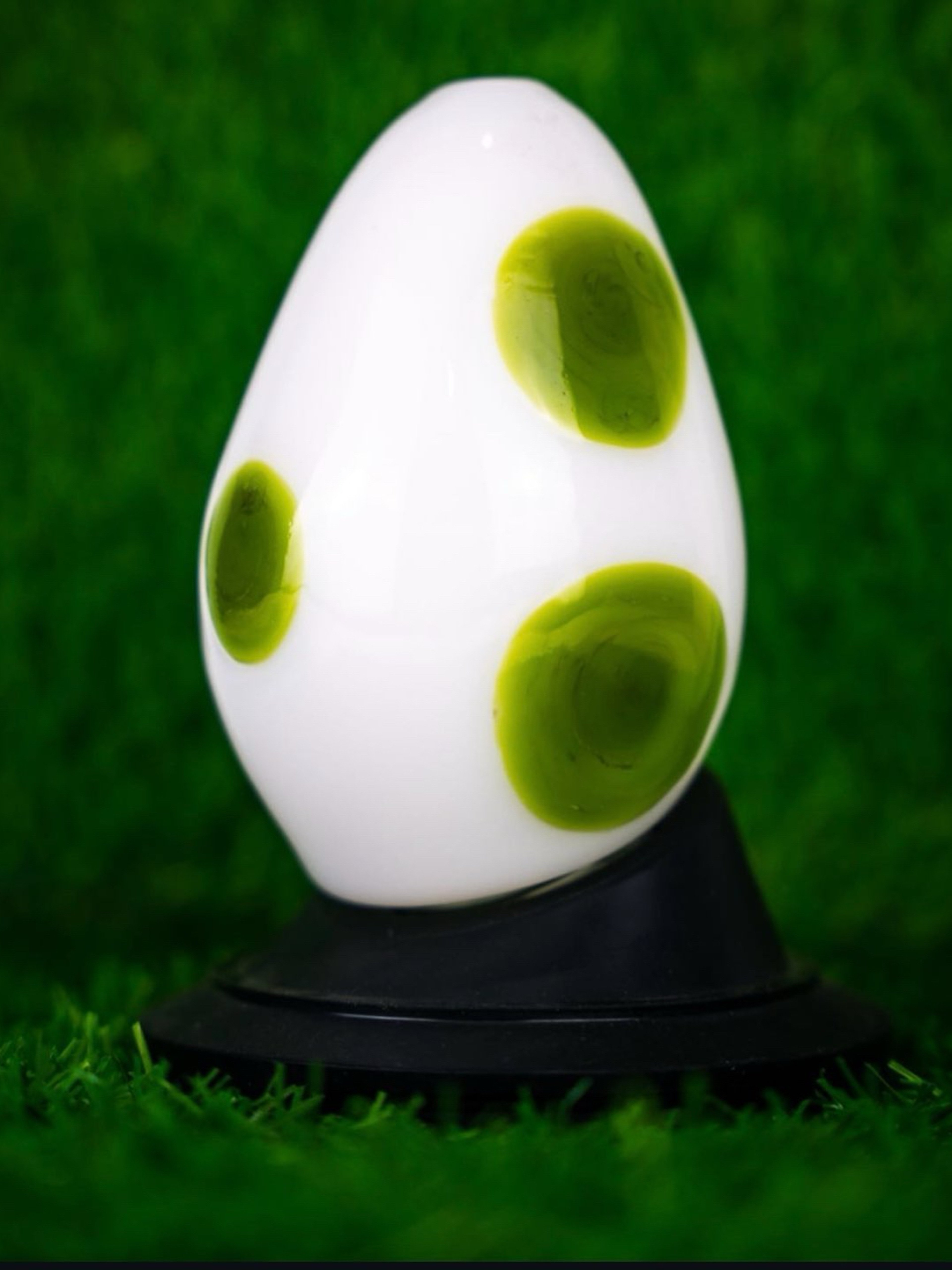 Preview pic of Yoshi egg custom puffco attachment
