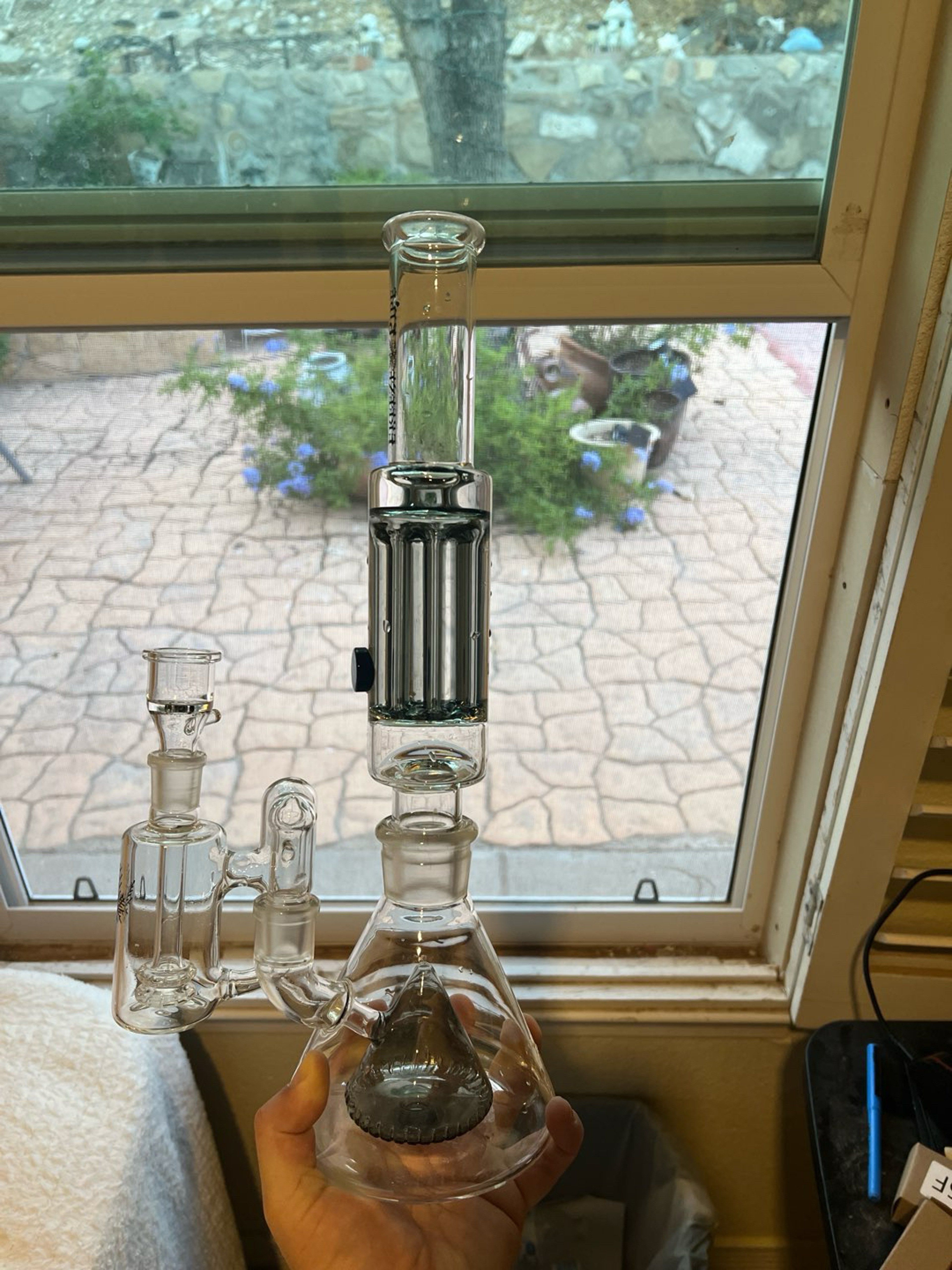 Preview pic of Freeze Pipe Bong PRO