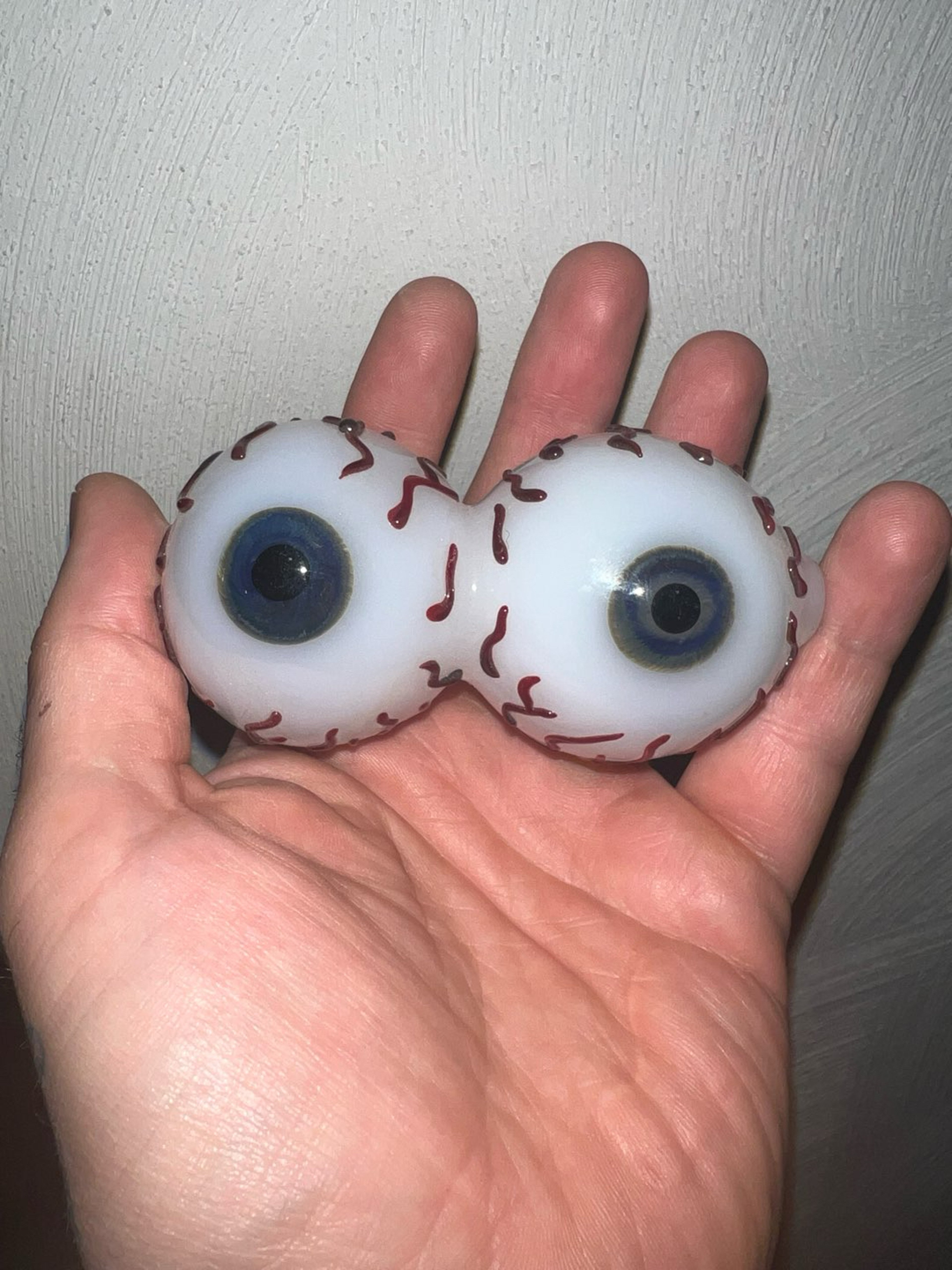 Eyeballs handpipe image 0