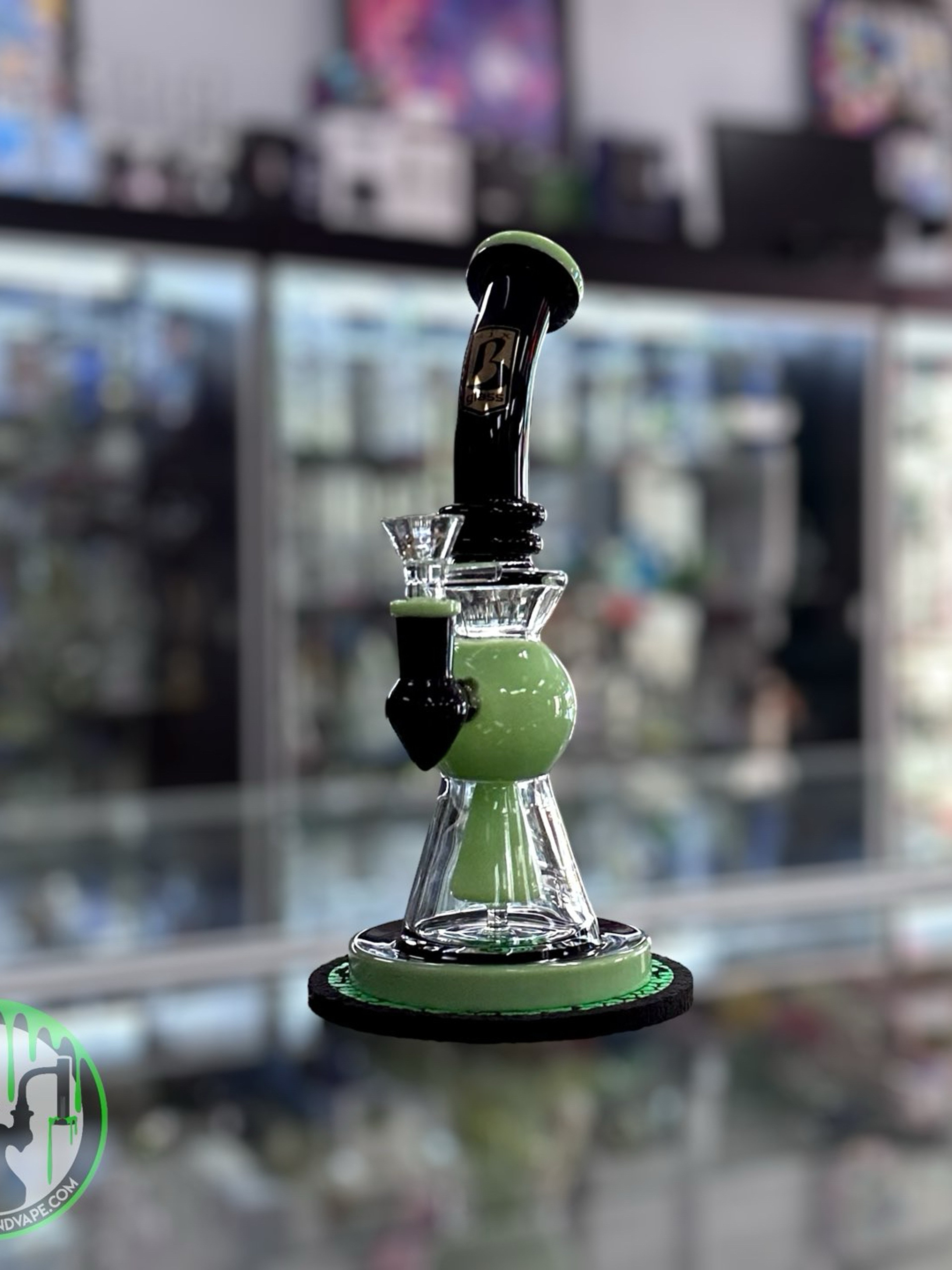 Preview pic of Six B Glass Rig
