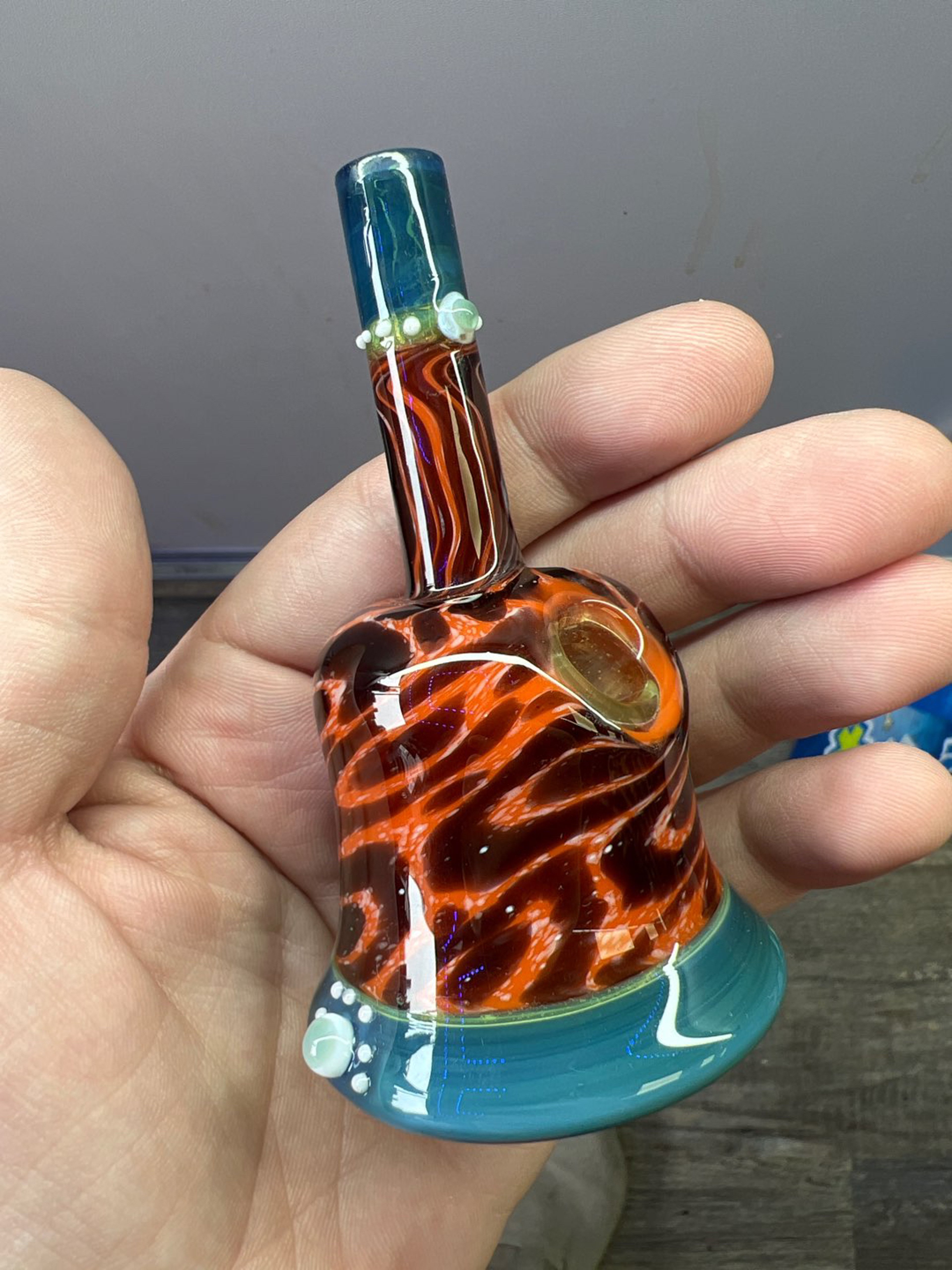 Pinky Brewtz x Flexer Jones dewar bottle image 0