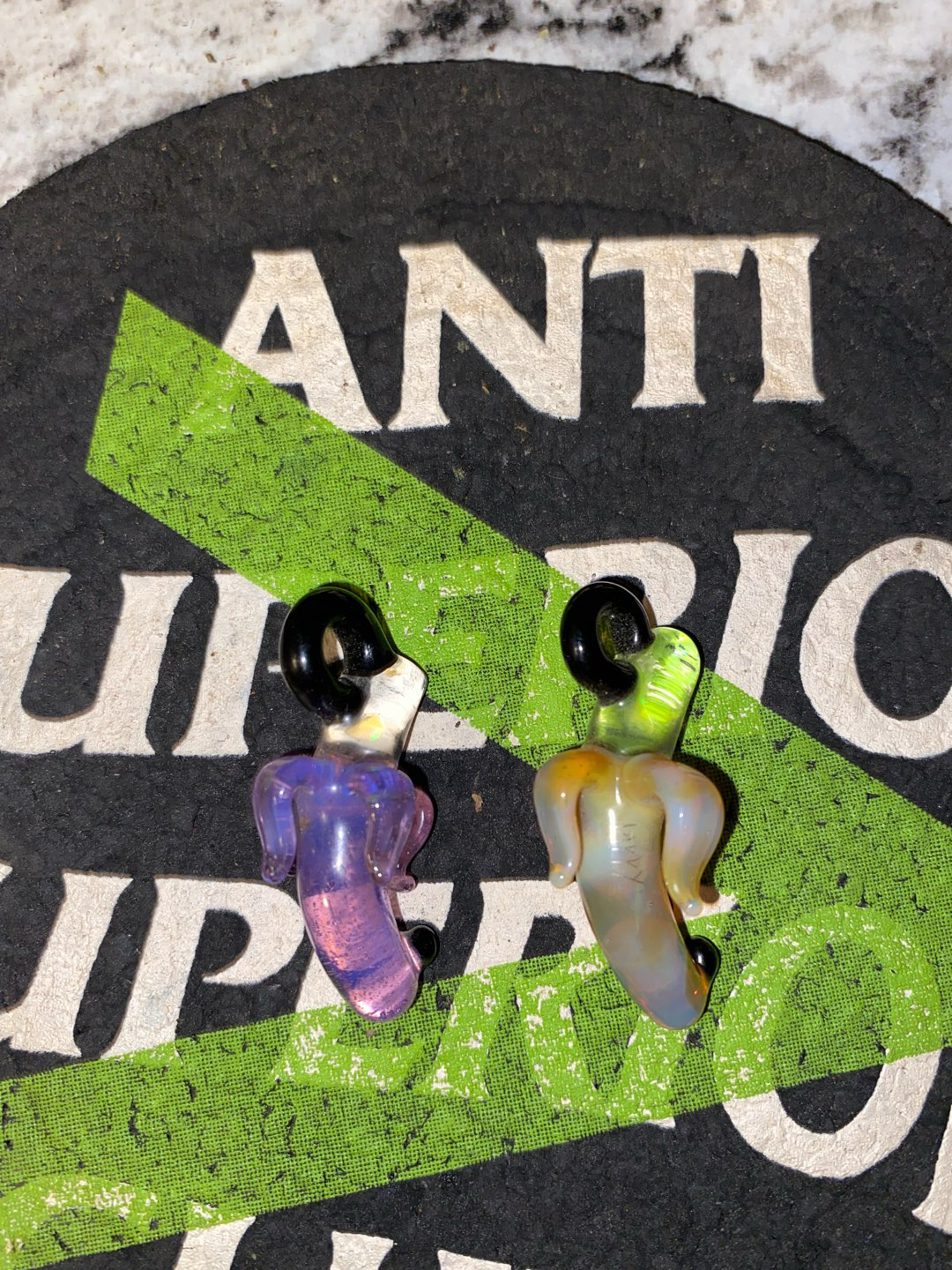 Preview pic of Dippyglass pendys