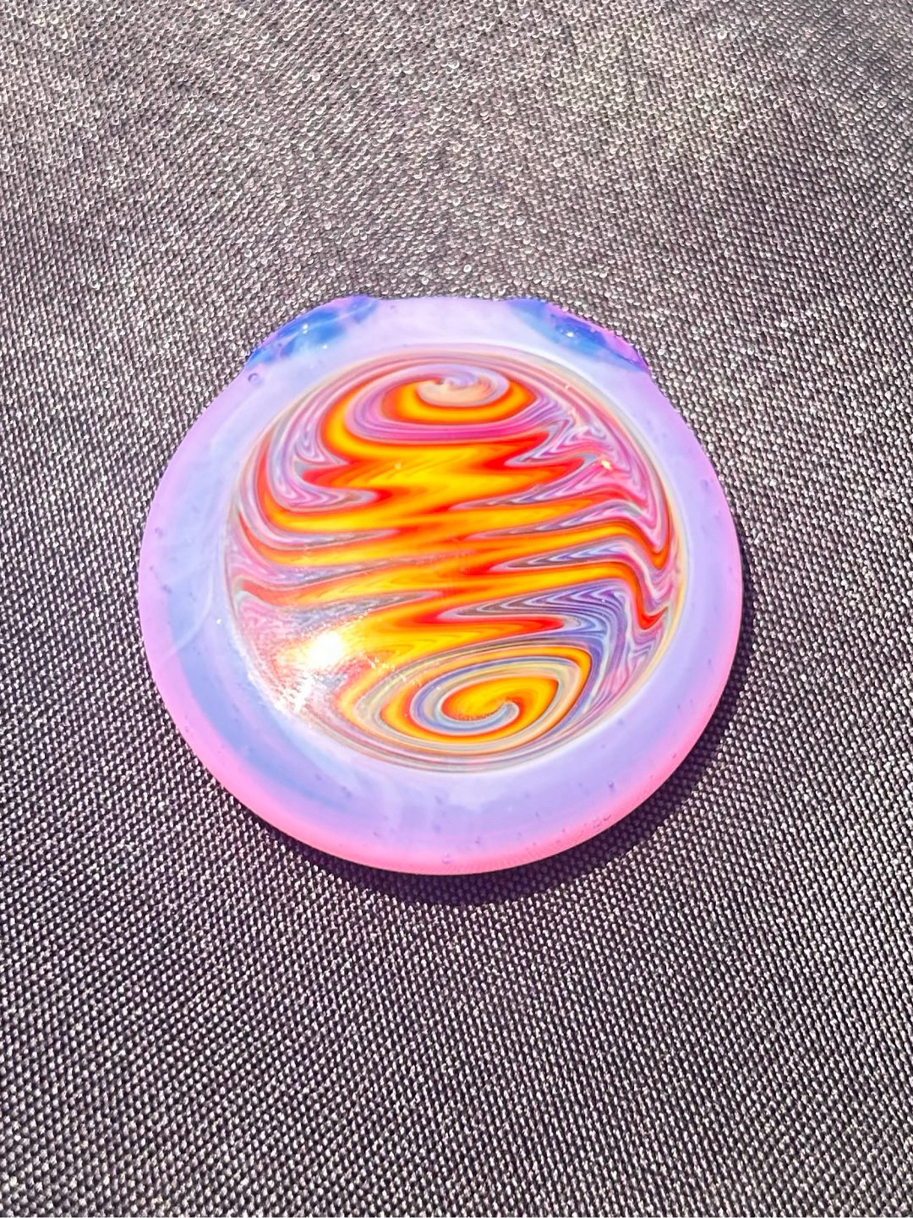 Preview pic of BoroWook Glass Wig Wag Disk Pendant