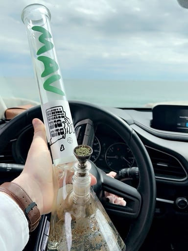 Preview pic of Mav beaker bong