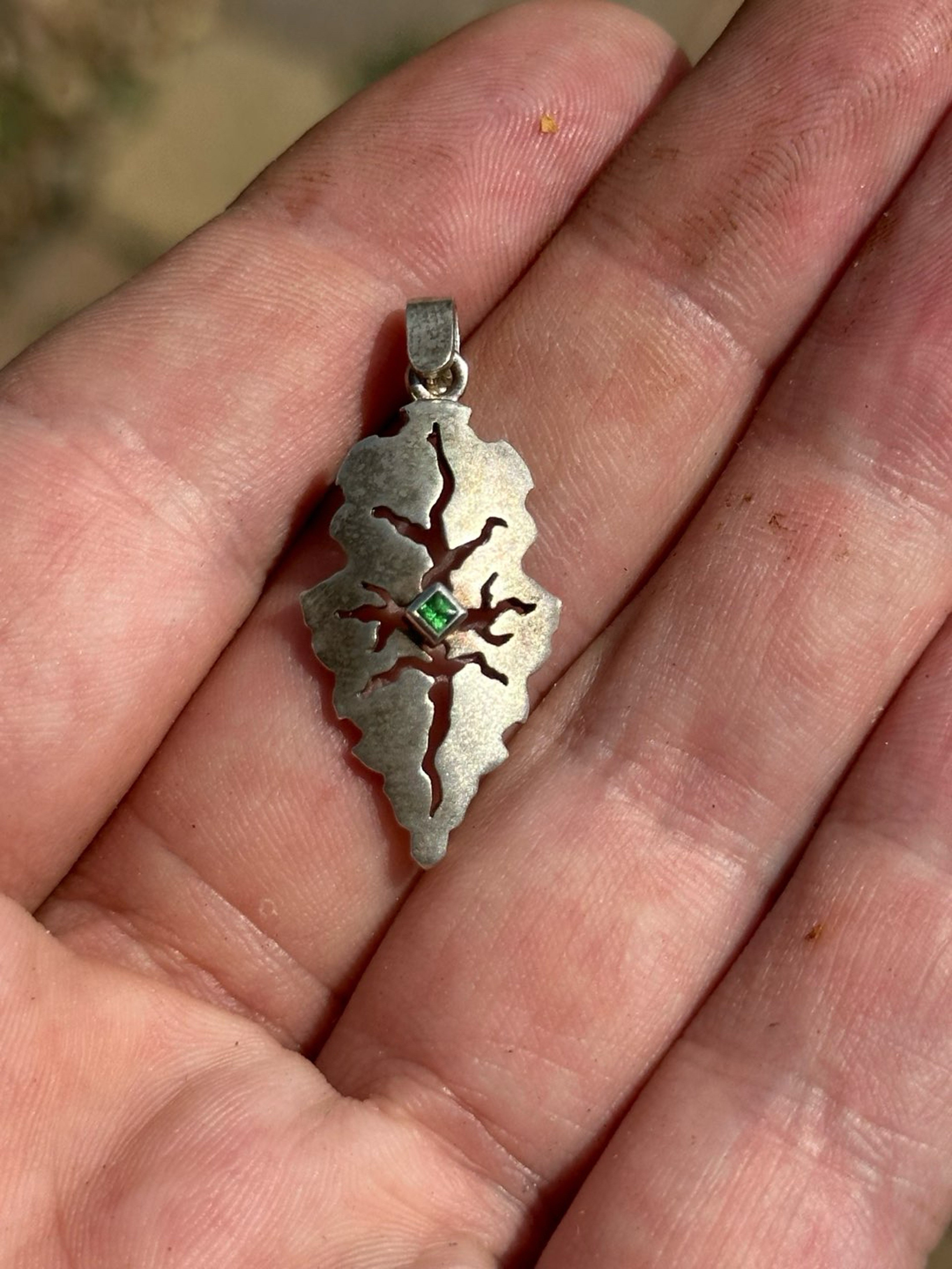 Preview pic of William Arthur Jewelry Strain series pendant