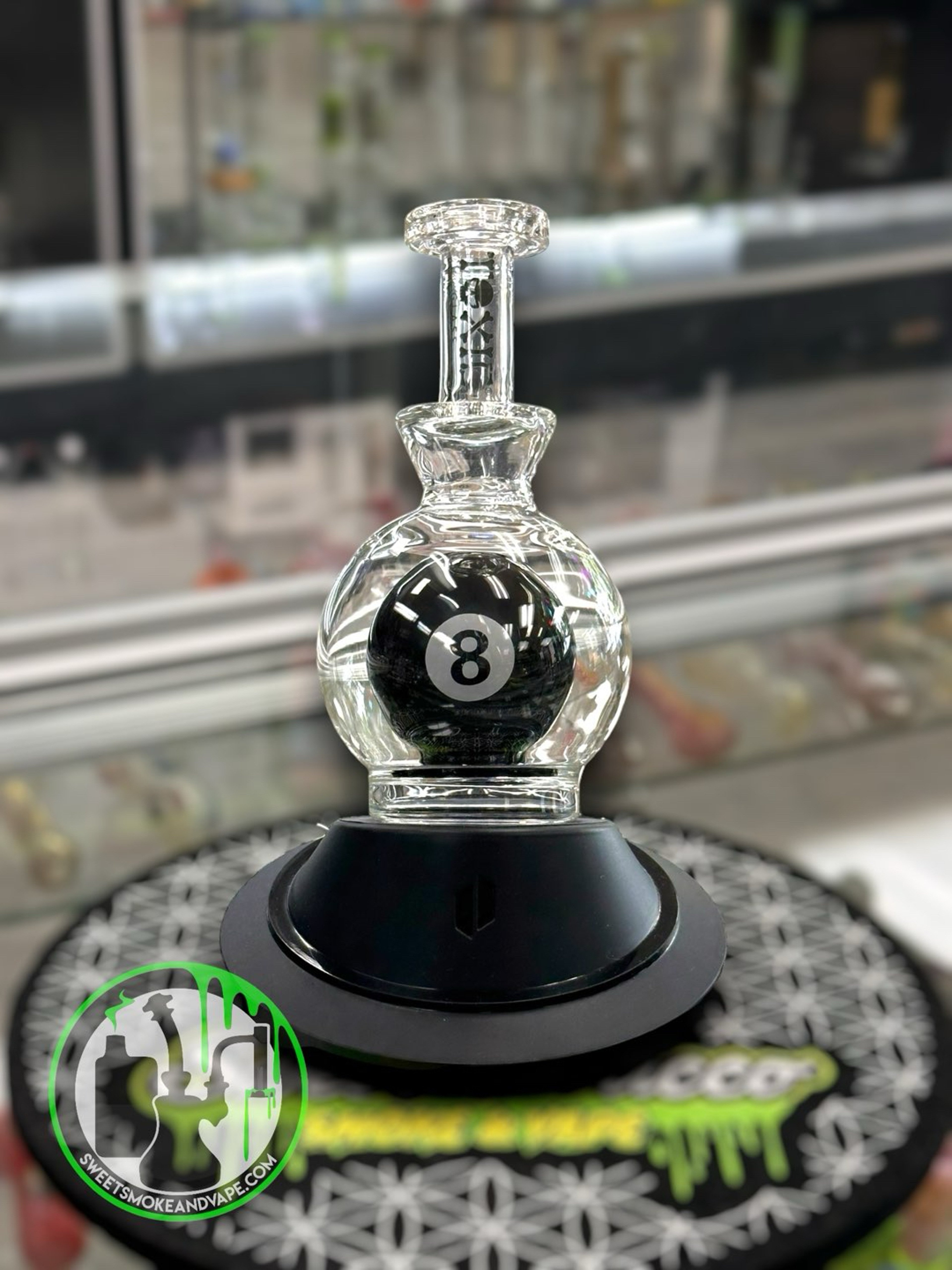 Preview pic of Toxic Glass - 8 Ball Puffco Attachment