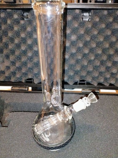 Preview pic of Sheldon black 6 arm beaker 18mm 13" tall used once with distilled water 2009 with case