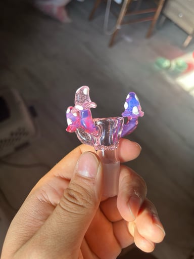 Preview pic of Hannya Glass Mushroom Bowl 18mm