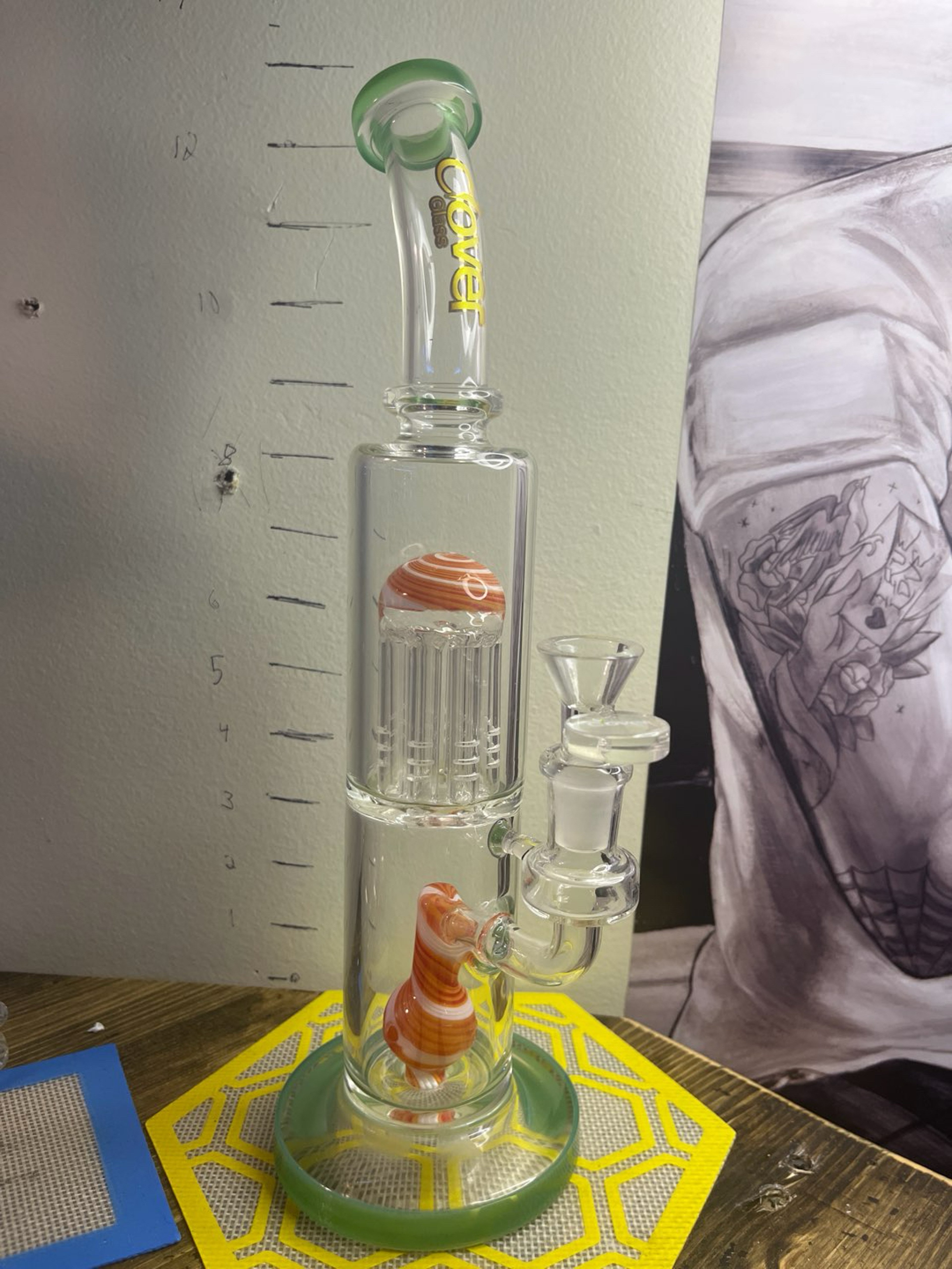 Preview pic of Clover glass 12 inch water bong