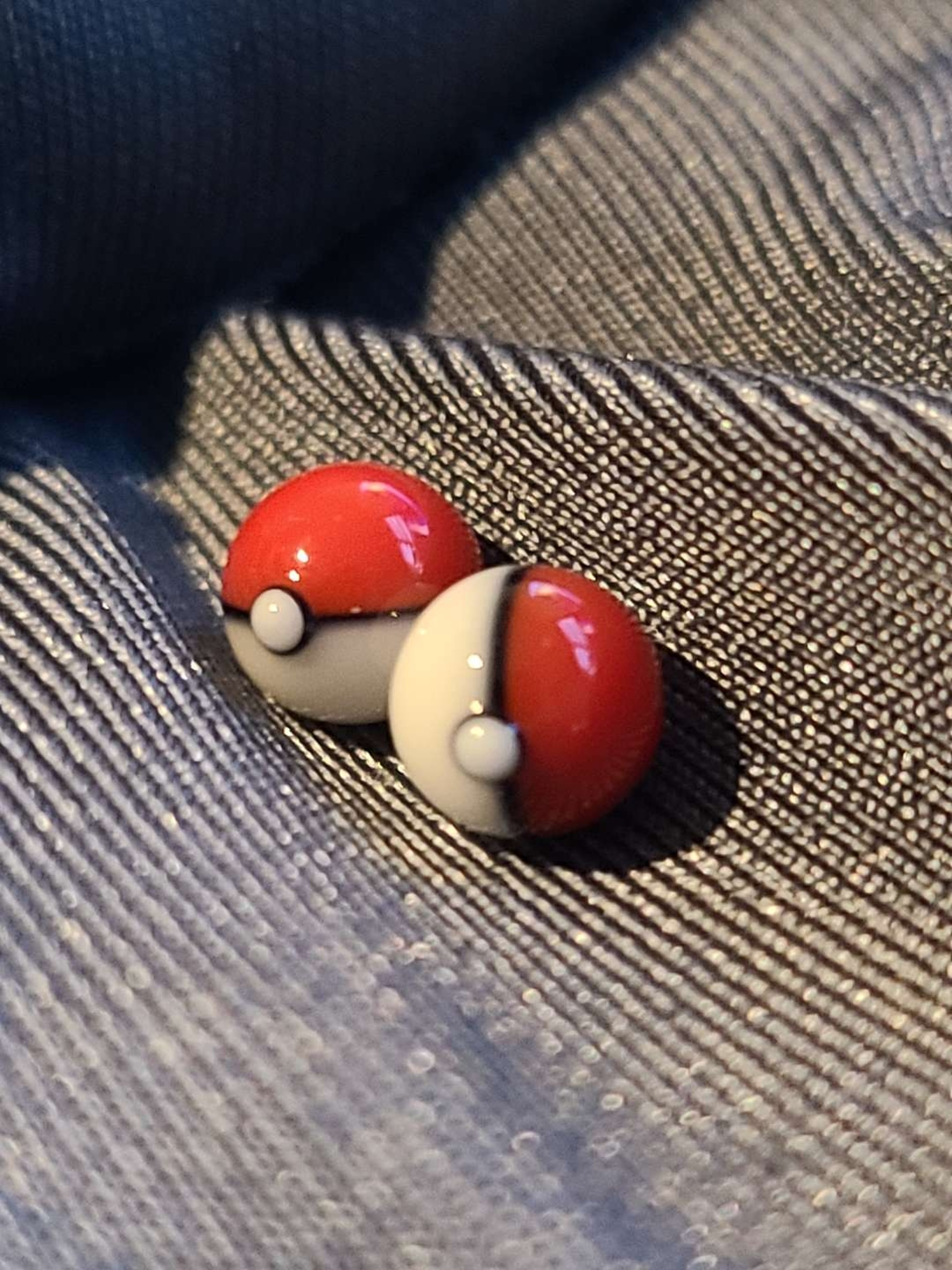 Preview pic of 2 Pokeball Terp Pearls