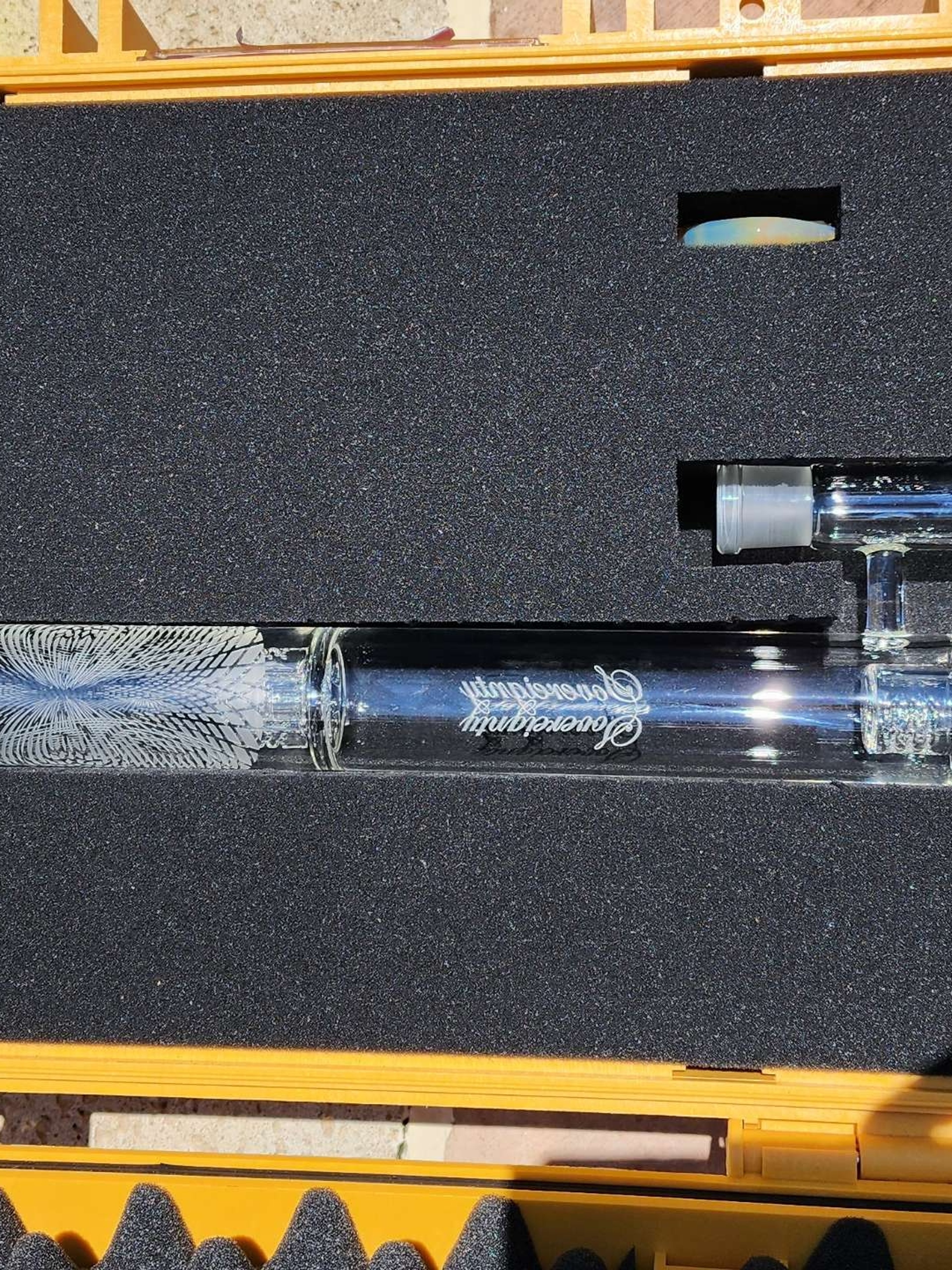 Preview pic of Sovereignty 44 Grid Cap With Travel Case and 2 Sovereignty slides