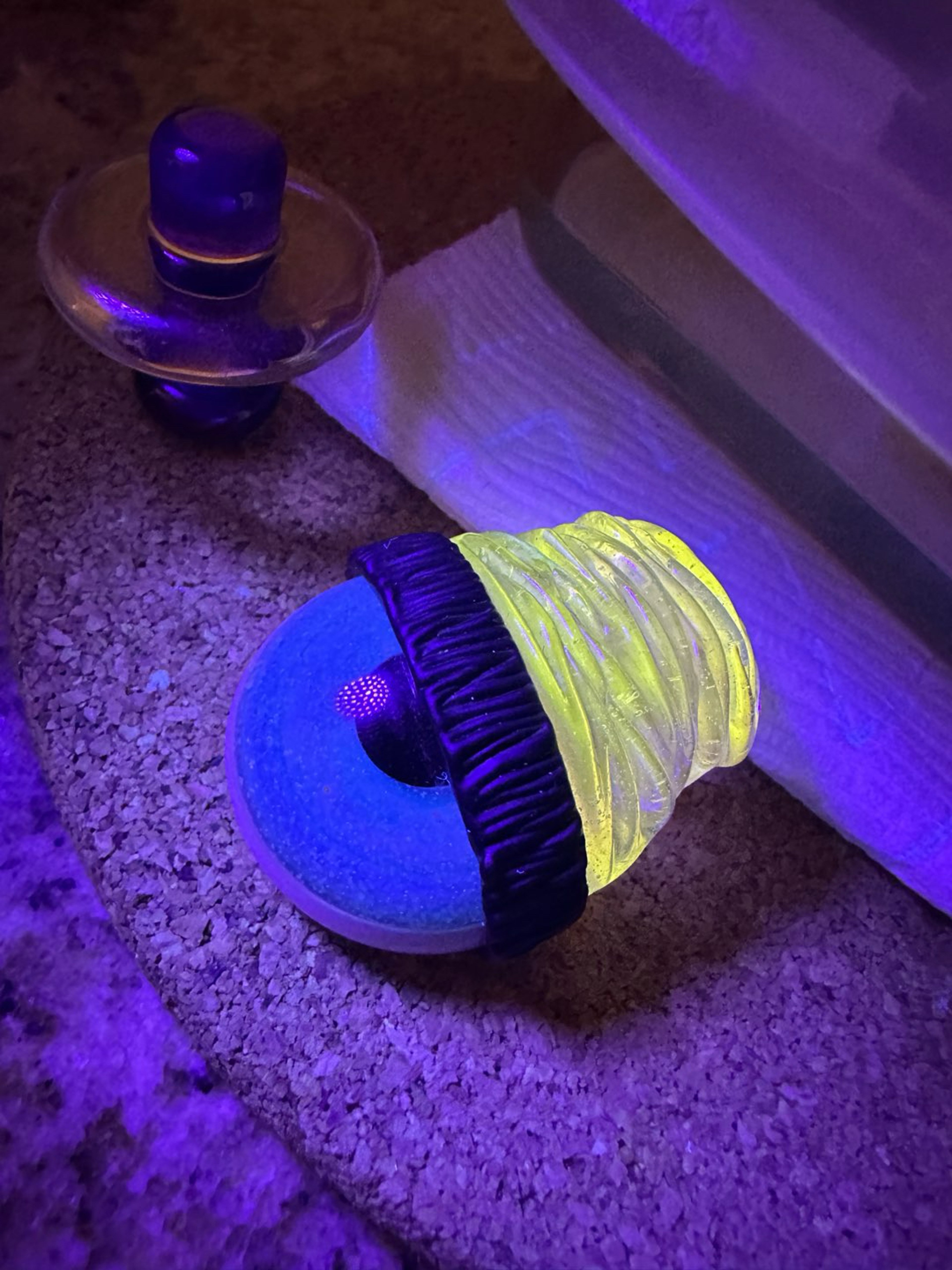 Preview pic of UV Junkie Pendant