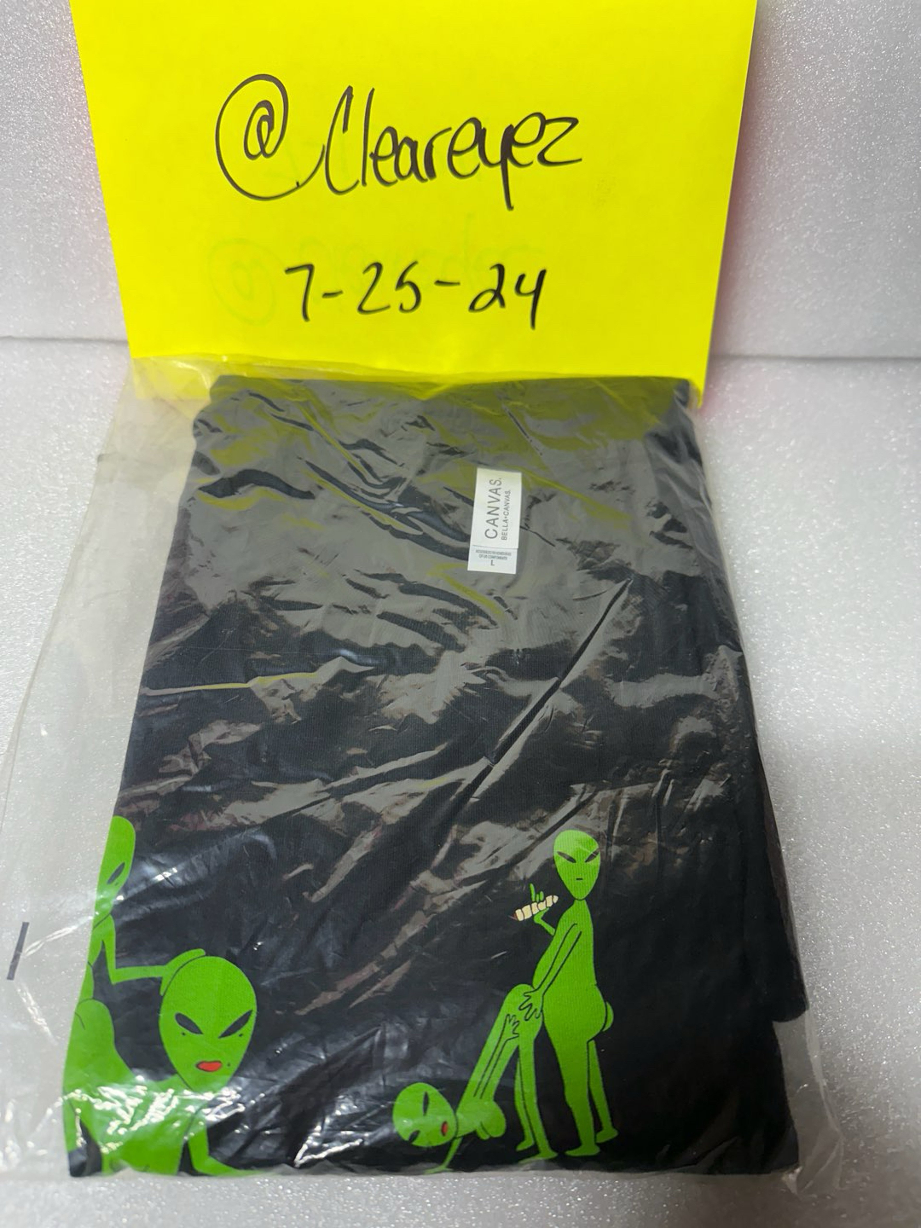 Preview pic of GZ1 Alien Kamasutra T-Shirt