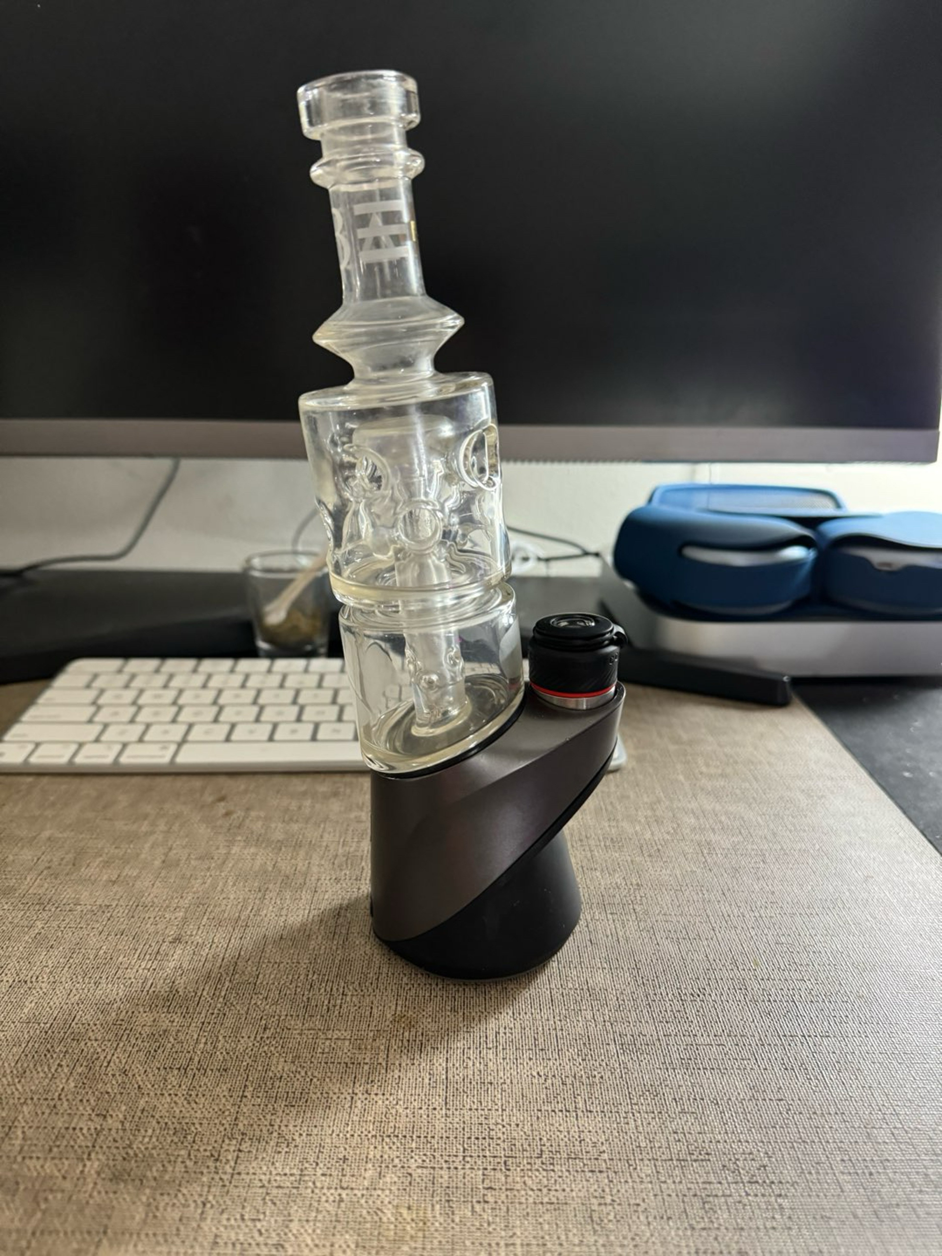 Preview pic of Puffco Peak Pro + Beta Glass Top + 3D Chamber