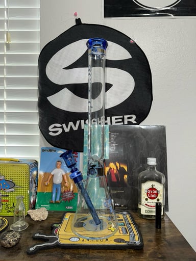 Preview pic of 2022 Illadelph Signature Gallery Tall Beaker