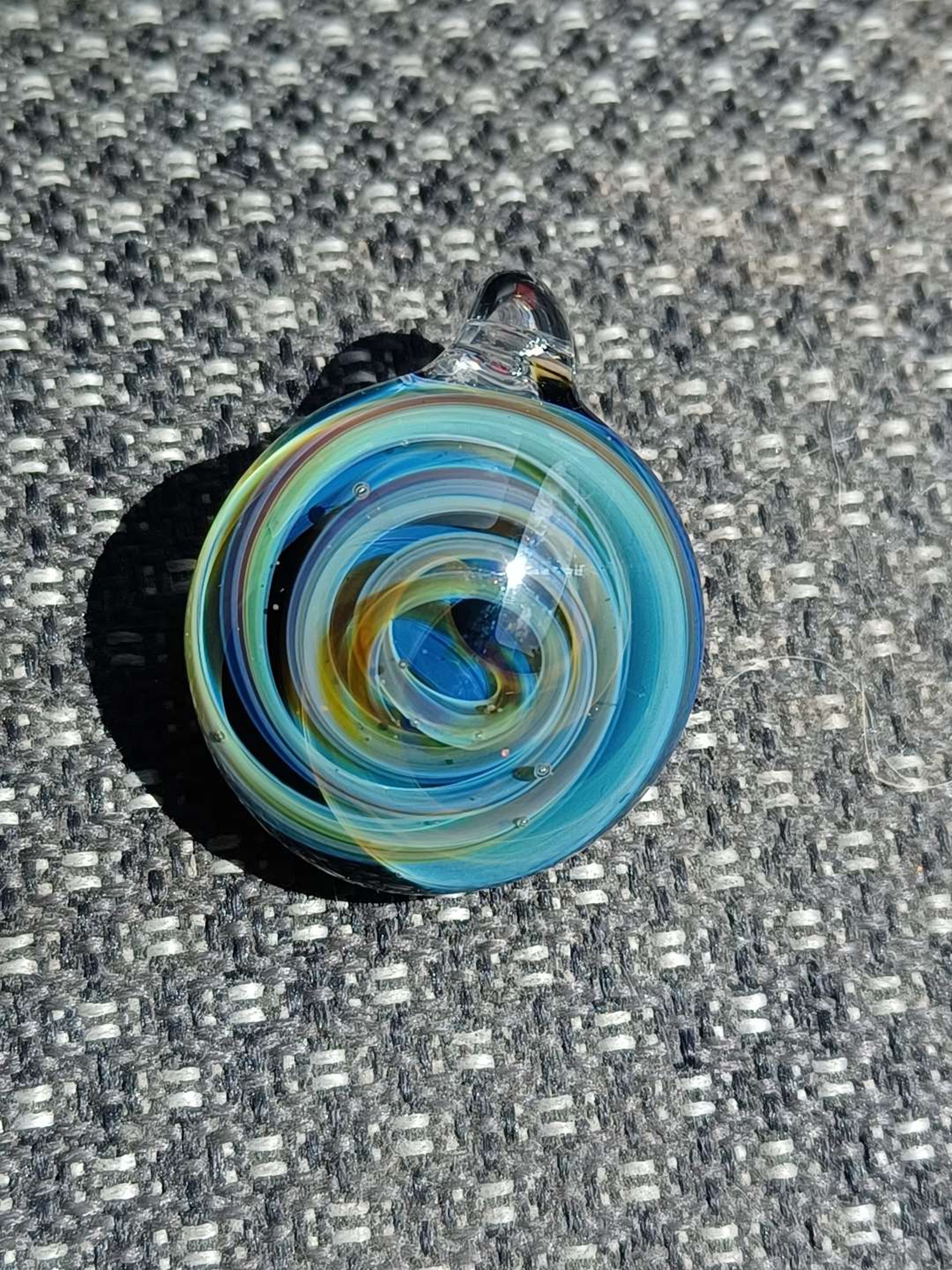 Preview pic of Twist pendant