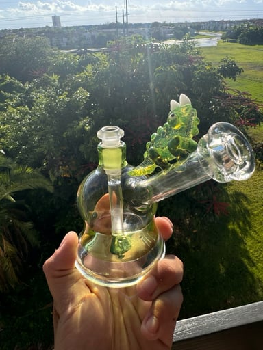 Preview pic of Willy That Glass Guy