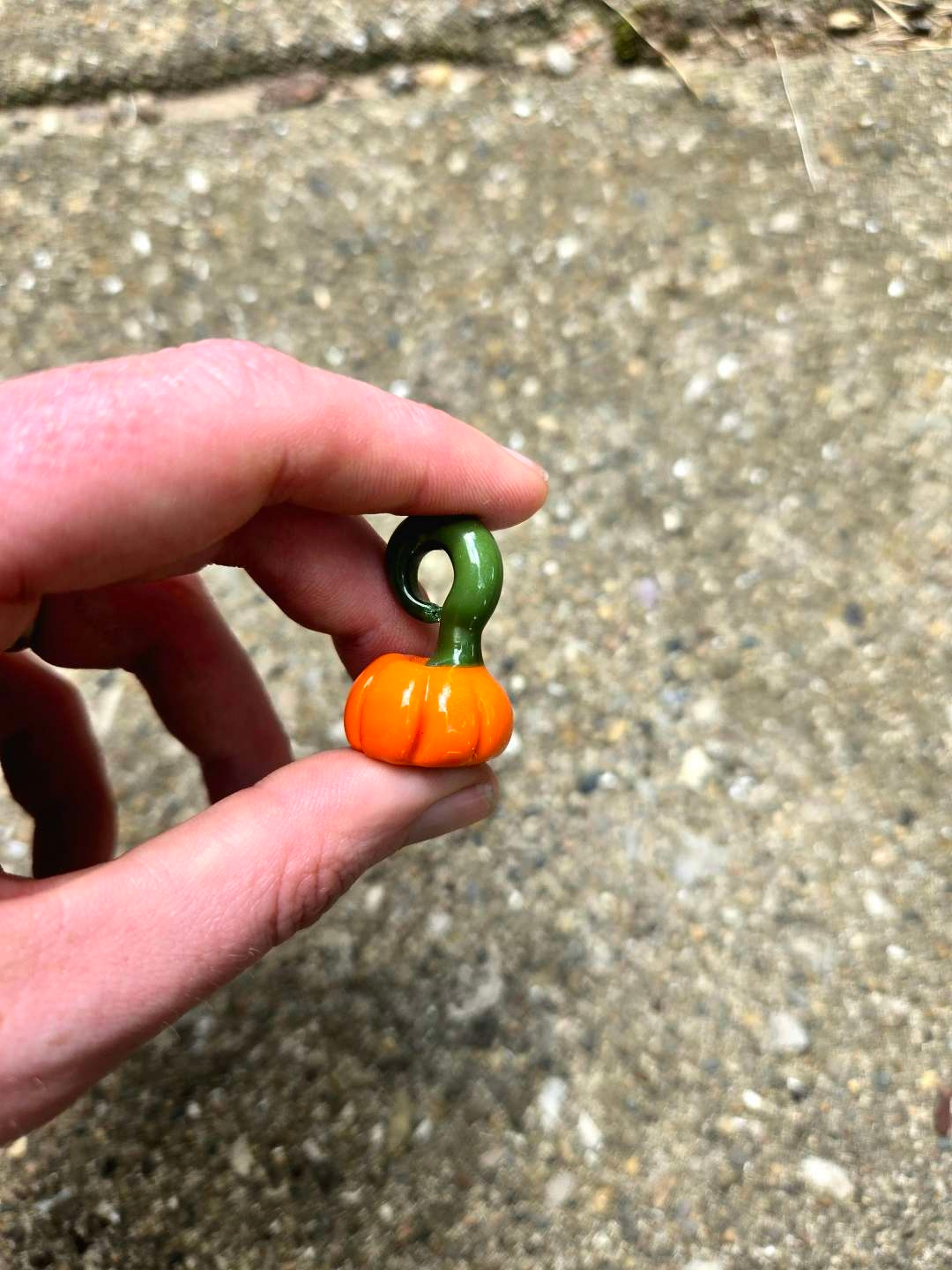 Preview pic of Pumpkin Pendant