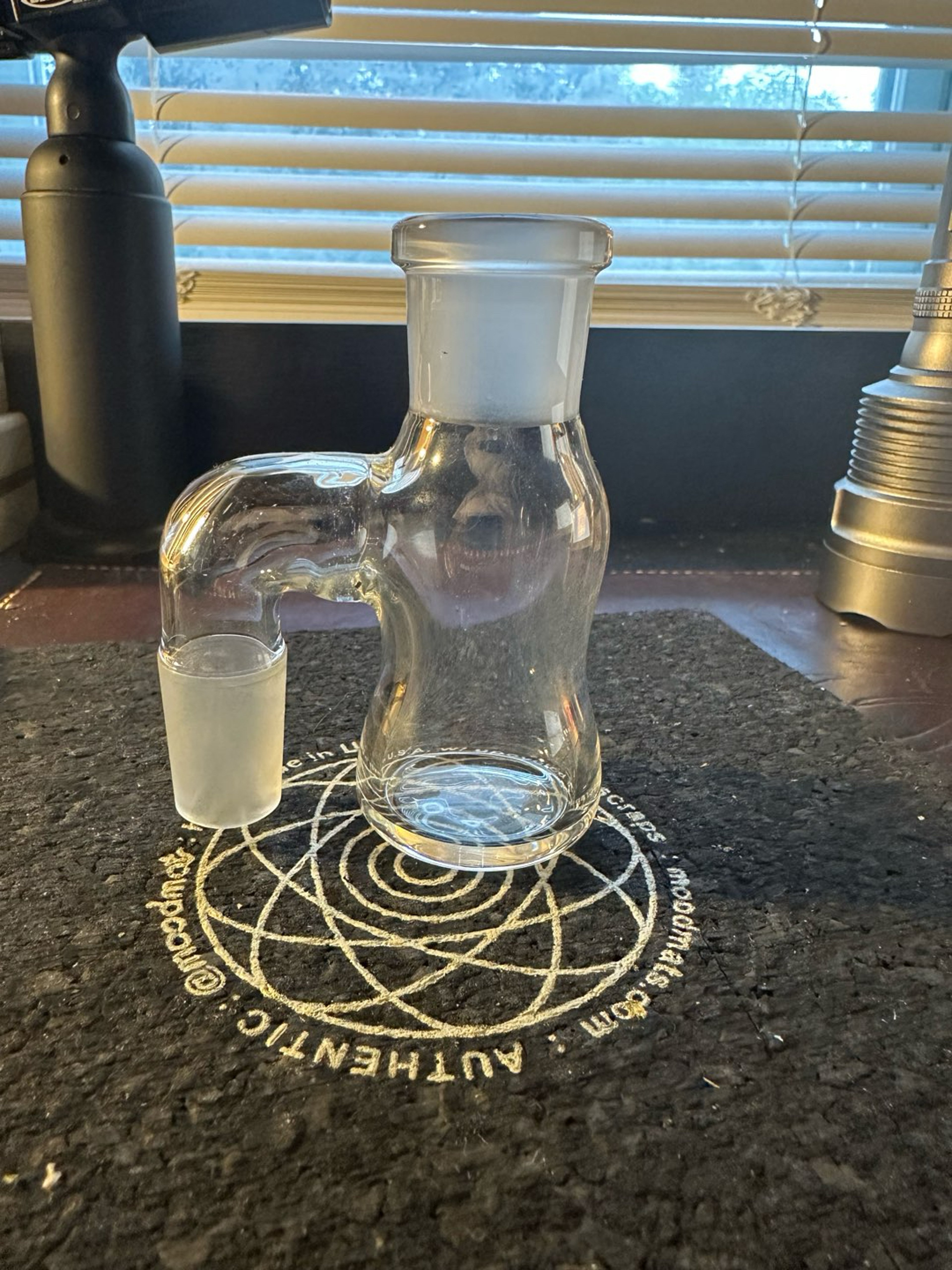 Preview pic of 18mm Witch Dr. Dry Catch