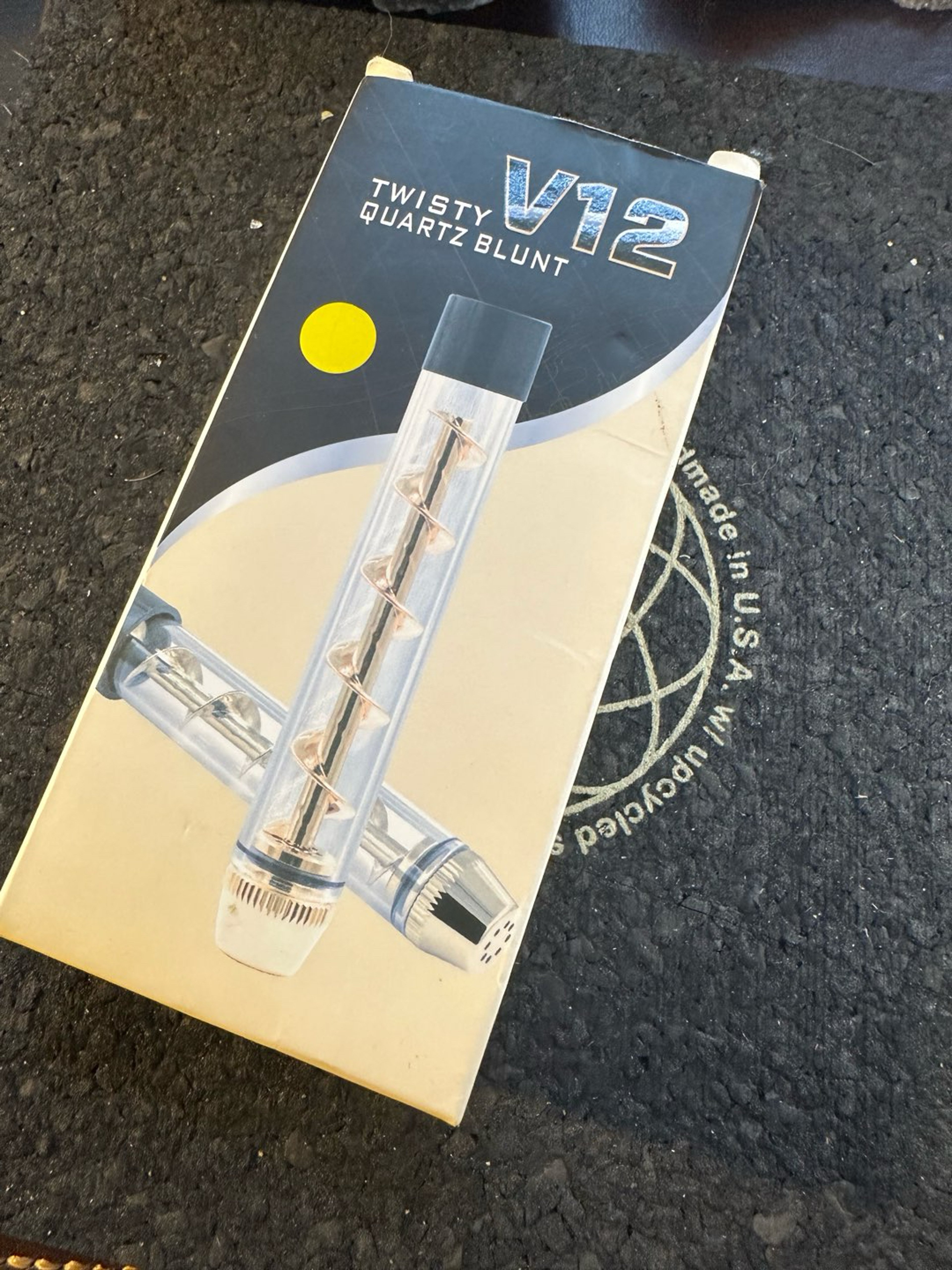 Preview pic of Twisty Quartz Blunt V12