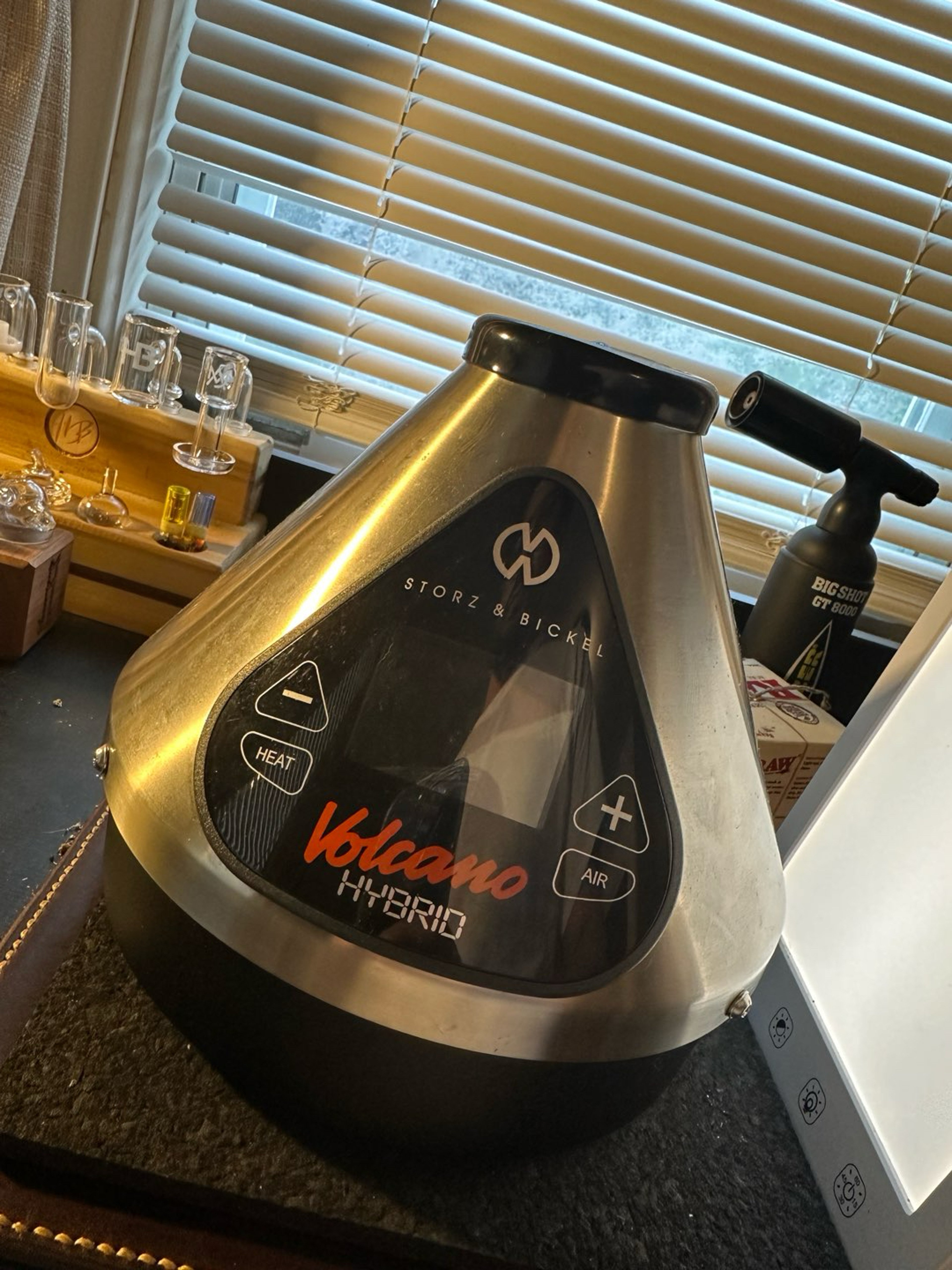 Preview pic of Storz & Bickel Volcano Hybrid