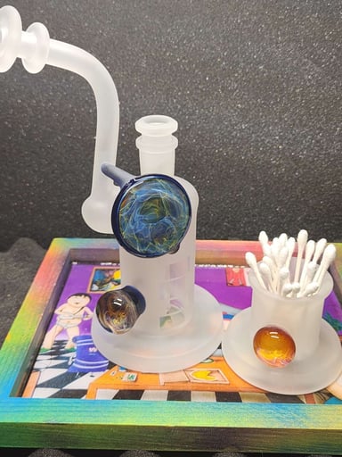 Preview pic of BeerGlass 14mm Sandblasted 3 Hole diffuser downstem with Matching Qtip Holder