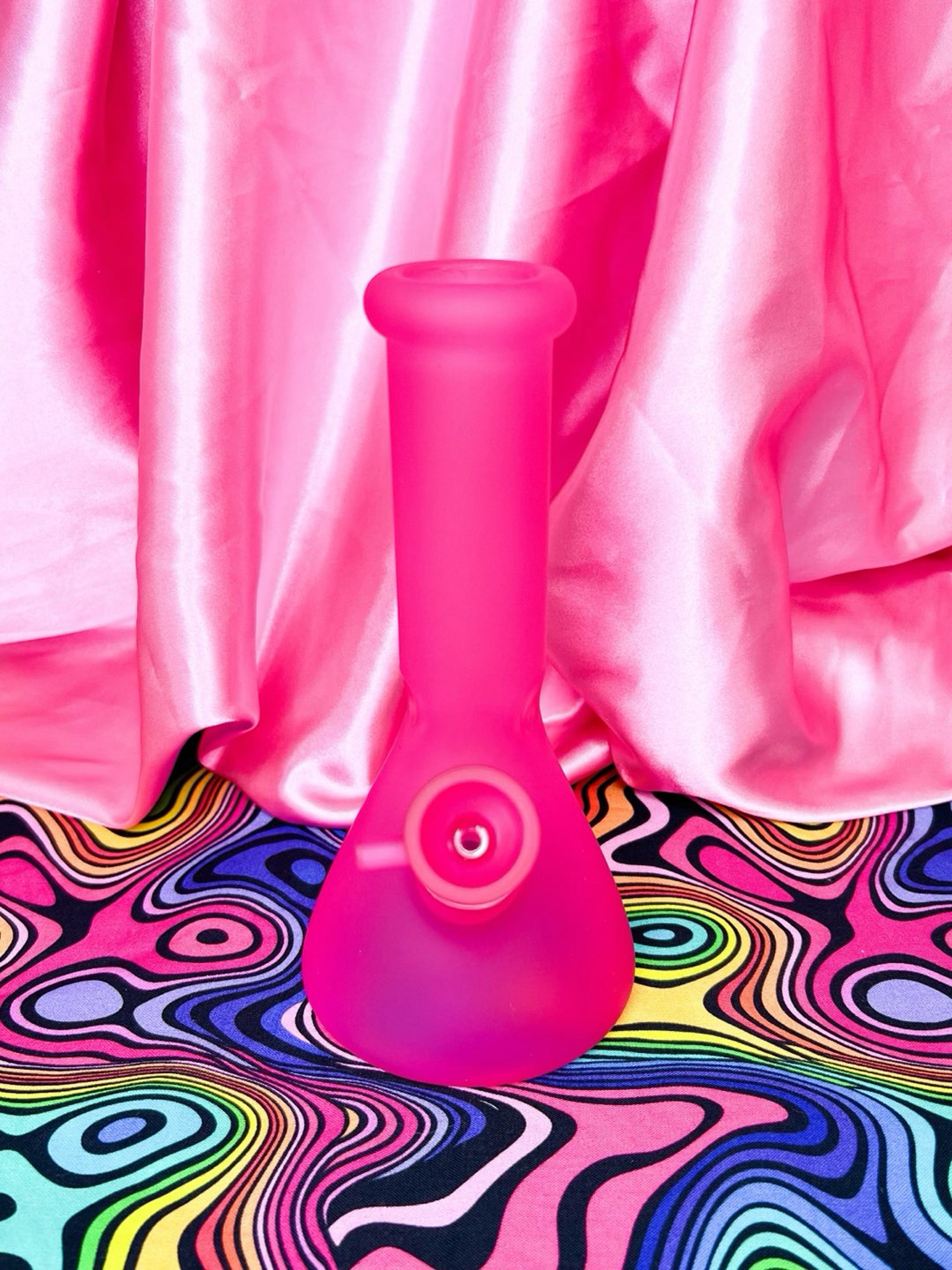 Preview pic of Hot Pink 8 Inch Beaker