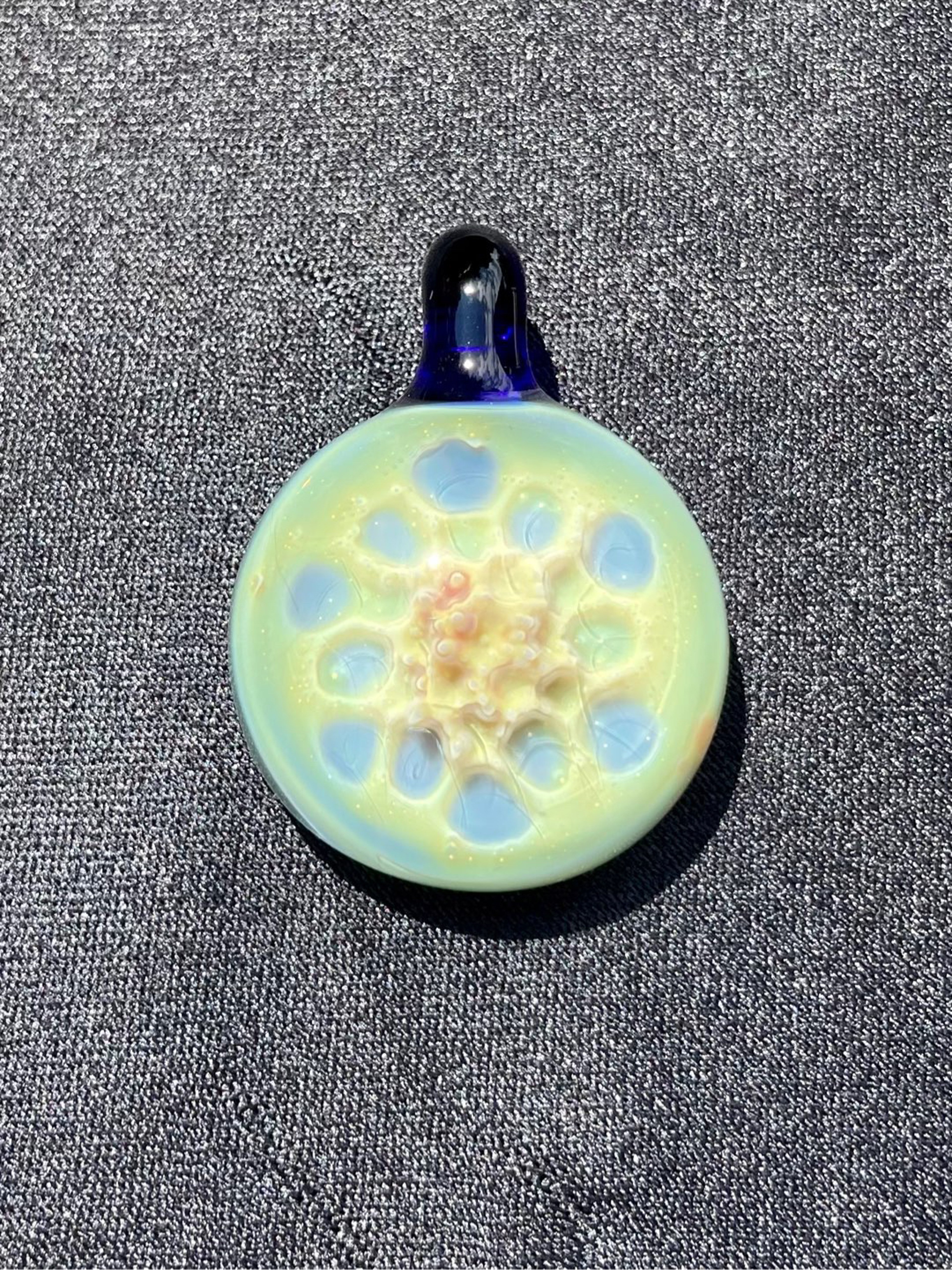 Preview pic of Non fume fume tech honeycomb pendant